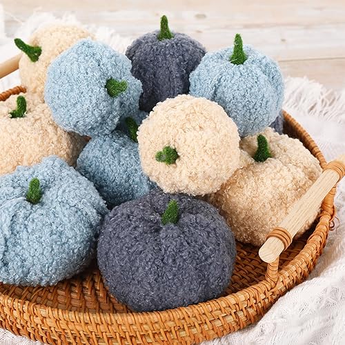 Miniatura 3 de Whaline 12 calabazas de sherpa de imitación surtidas, decorativas, 2 tamaños, calabazas de tela azul y blanca, calabazas de espuma, centro de mesa