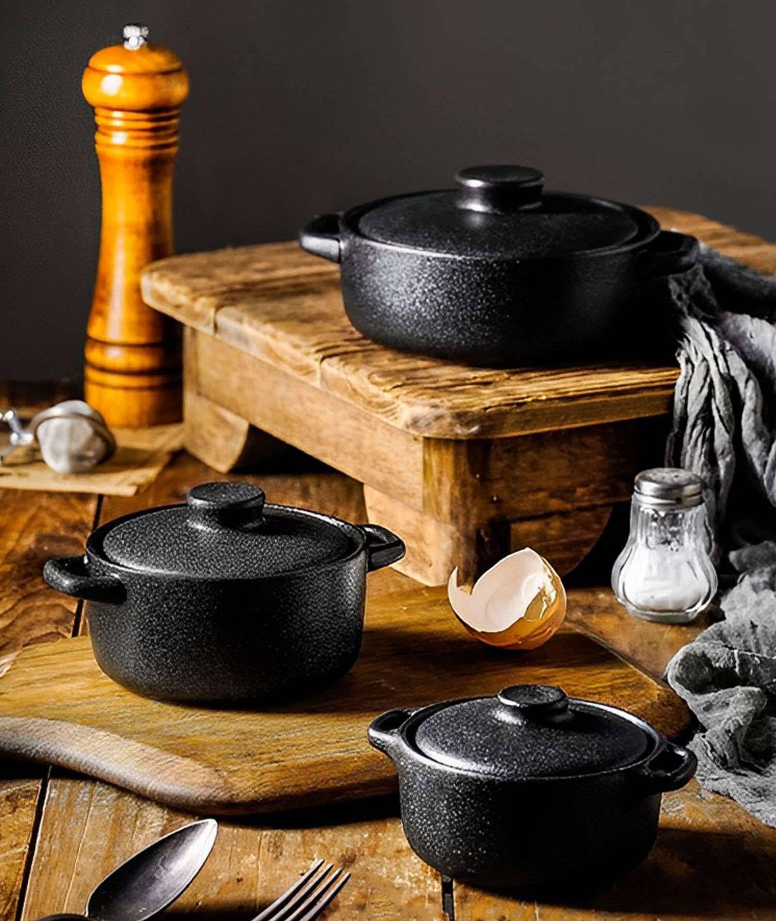 Lot de 4 ramequins avec couvercle pour crème brûlée, sauces à tremper, sauces en céramique, parfaits pour les restes de nourriture, plats résistants au four, pour friteuse à air 200/300/550 ml (200