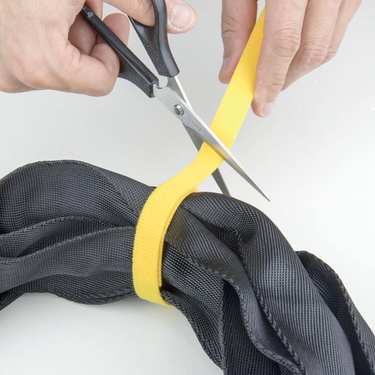 Kupo MEZ EZ-Tie Roll 30mm x 6m Nylon Hook and Loop Cable Management Roll with Cut-to-Length Design for Organizing Power Cables, Audio Lines, and Rigging Accessories on Set (KG096212) image 2