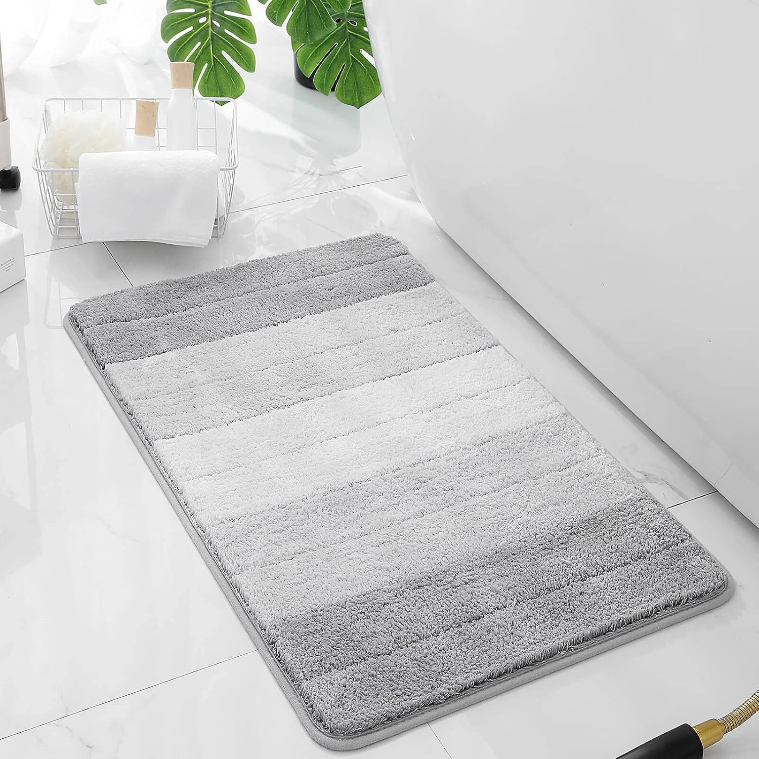 UOOKO Bathroom Rugs, Small Microfiber Bath Mat 17" x 24", Anti Slip/Extra Soft/Strong Absorbent/Fast Drying/Machine Washable Rug for Tub Shower and Bath Room