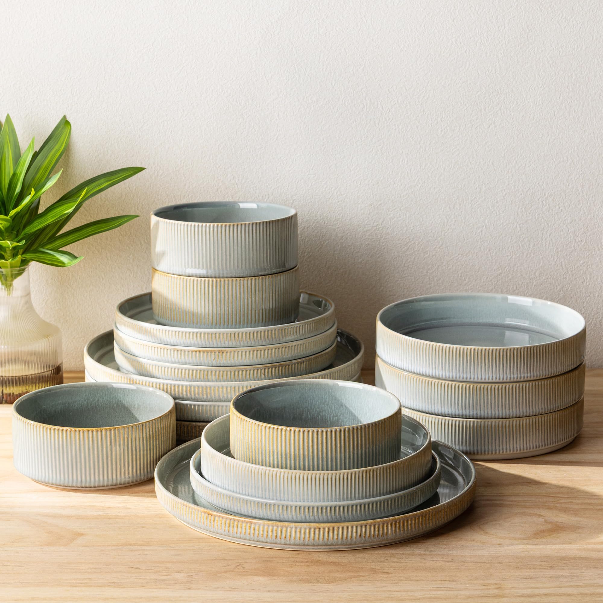 TheTerra Ceramic Dinnerware Set for 4, 16-Piece Plates and Bowls Set