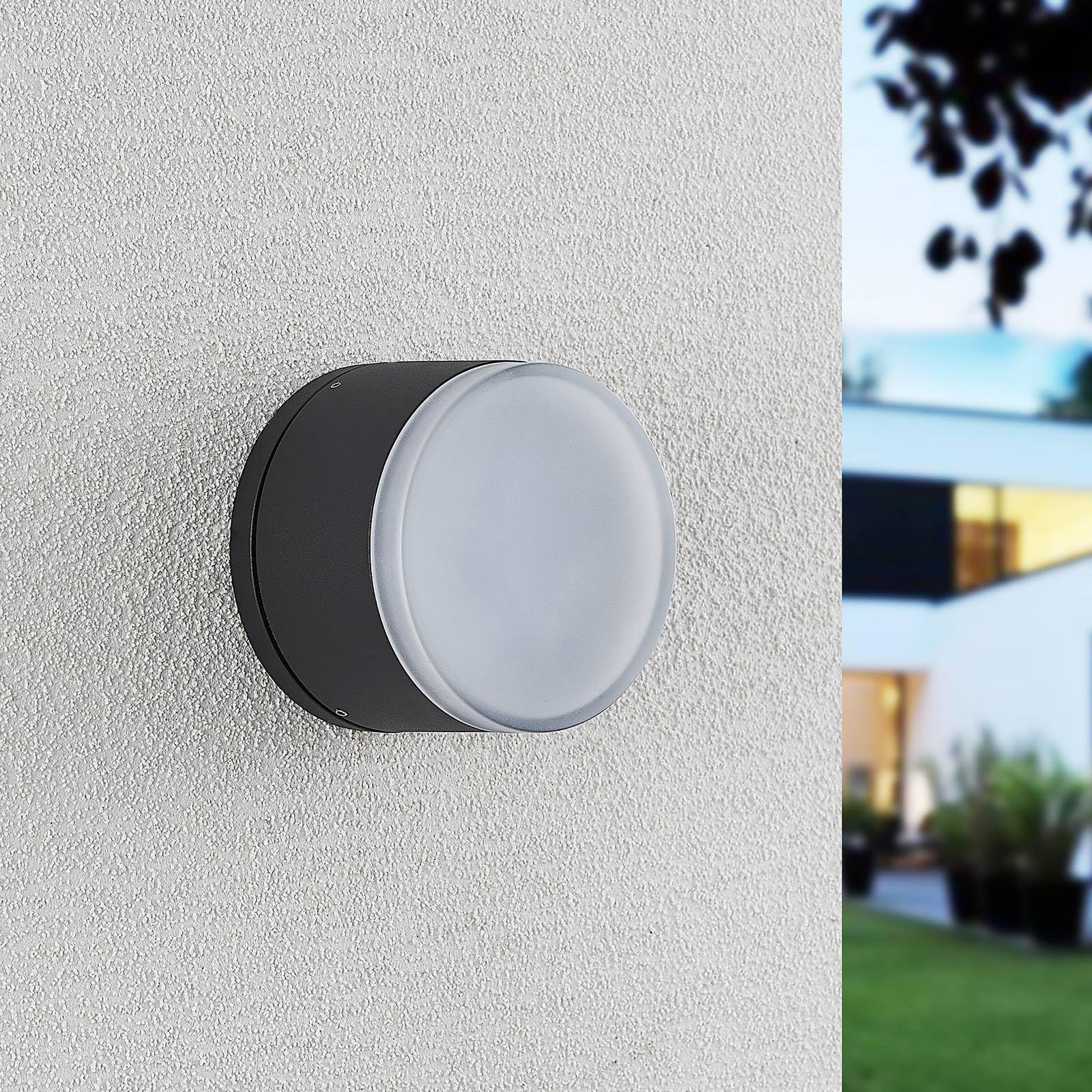 Lindby LED Deckenleuchten Mathea (spritzwassergeschützt (Modern) in Schwarz aus Aluminium (1 flammig,) - Außenleuchte für Garten Terasse Balkon & Haus Deckenleuchte