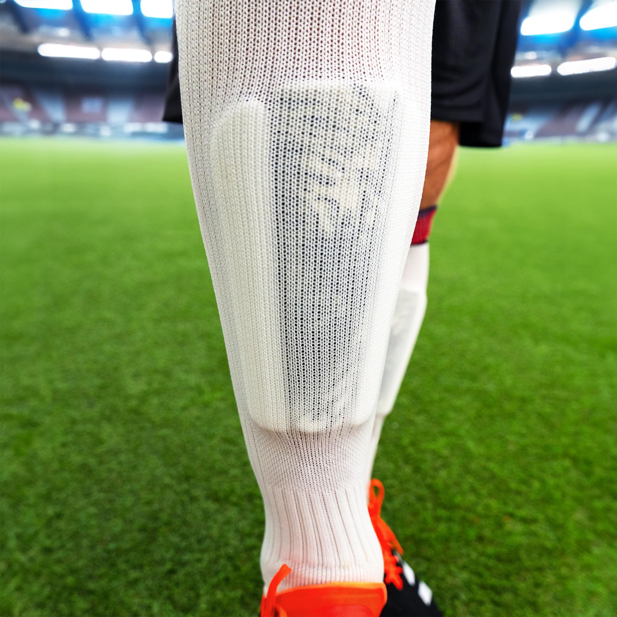 Parastinchi Da Calcio Giovani Adulti ad alta resistenza agli urti Made in Italy Protezione Completa. Comprese fasce di sostegno. Modello White Tiger