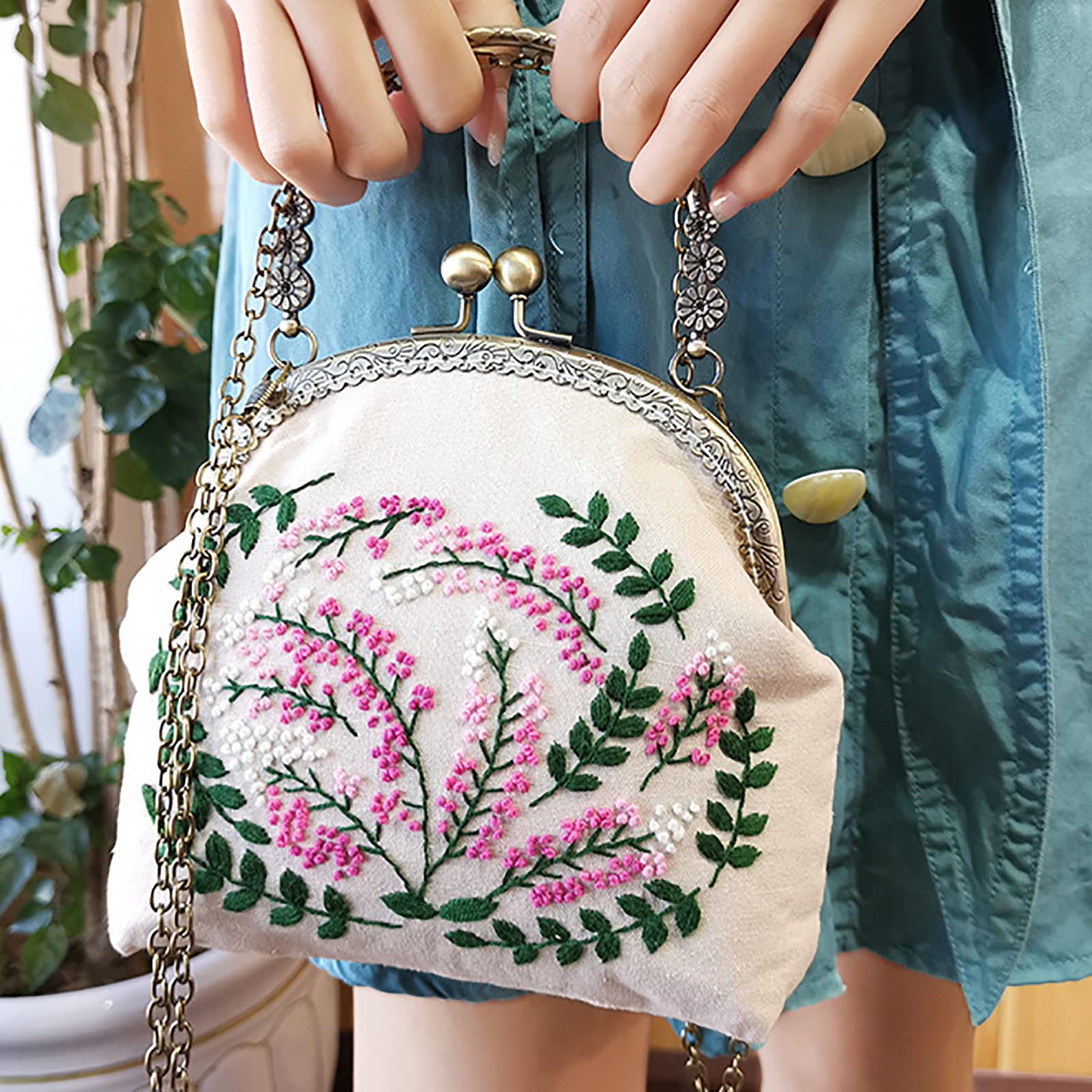 ハンドメイド　刺繍入りガマ口バッグセット ハンドメイド 刺繍入りガマ口バッグセット