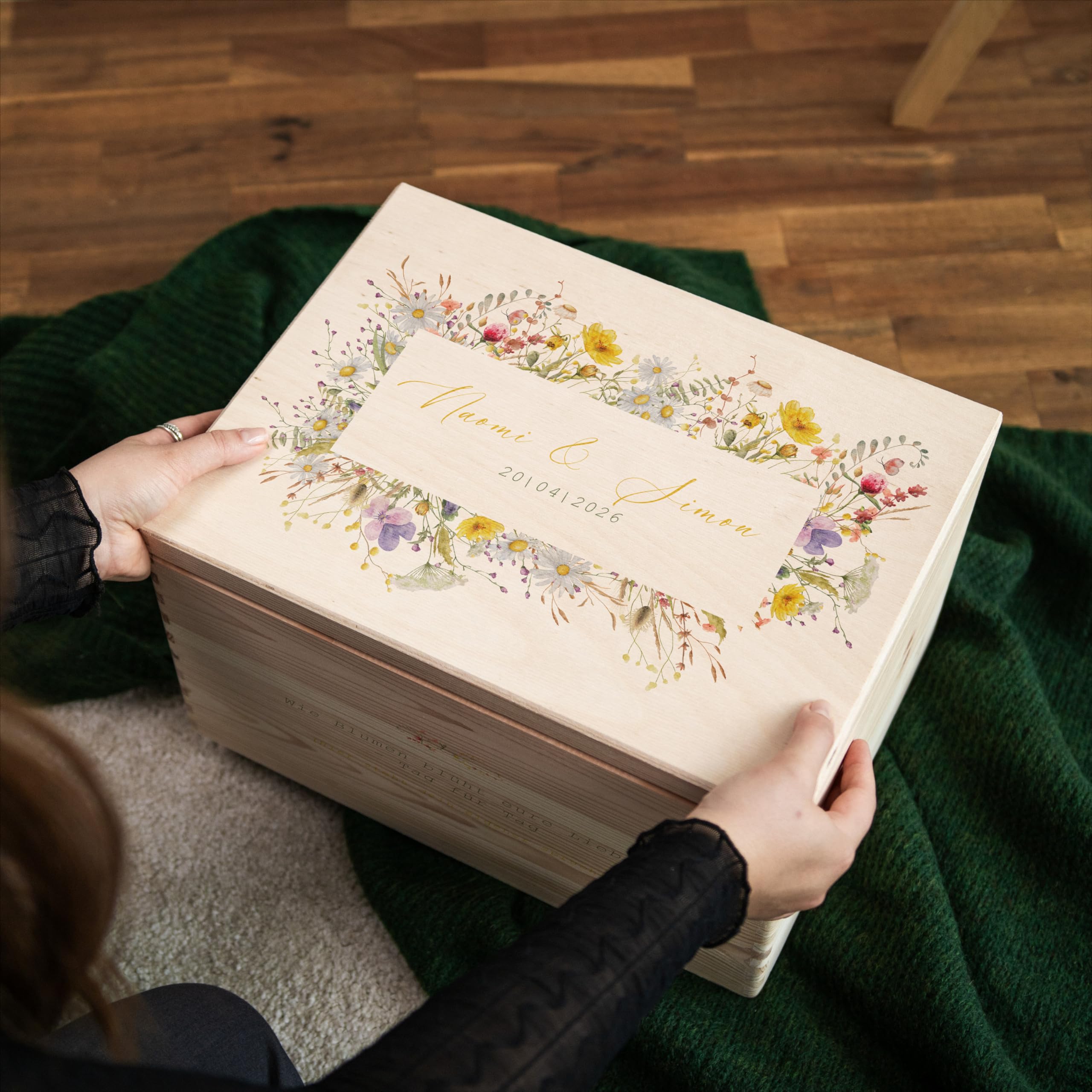 Amari ® Personalisierte Erinnerungsbox aus Holz | Blütenmeer | Individuelles Hochzeitsgeschenk Erinnerung Hochzeit Personalisiertes Holzkiste