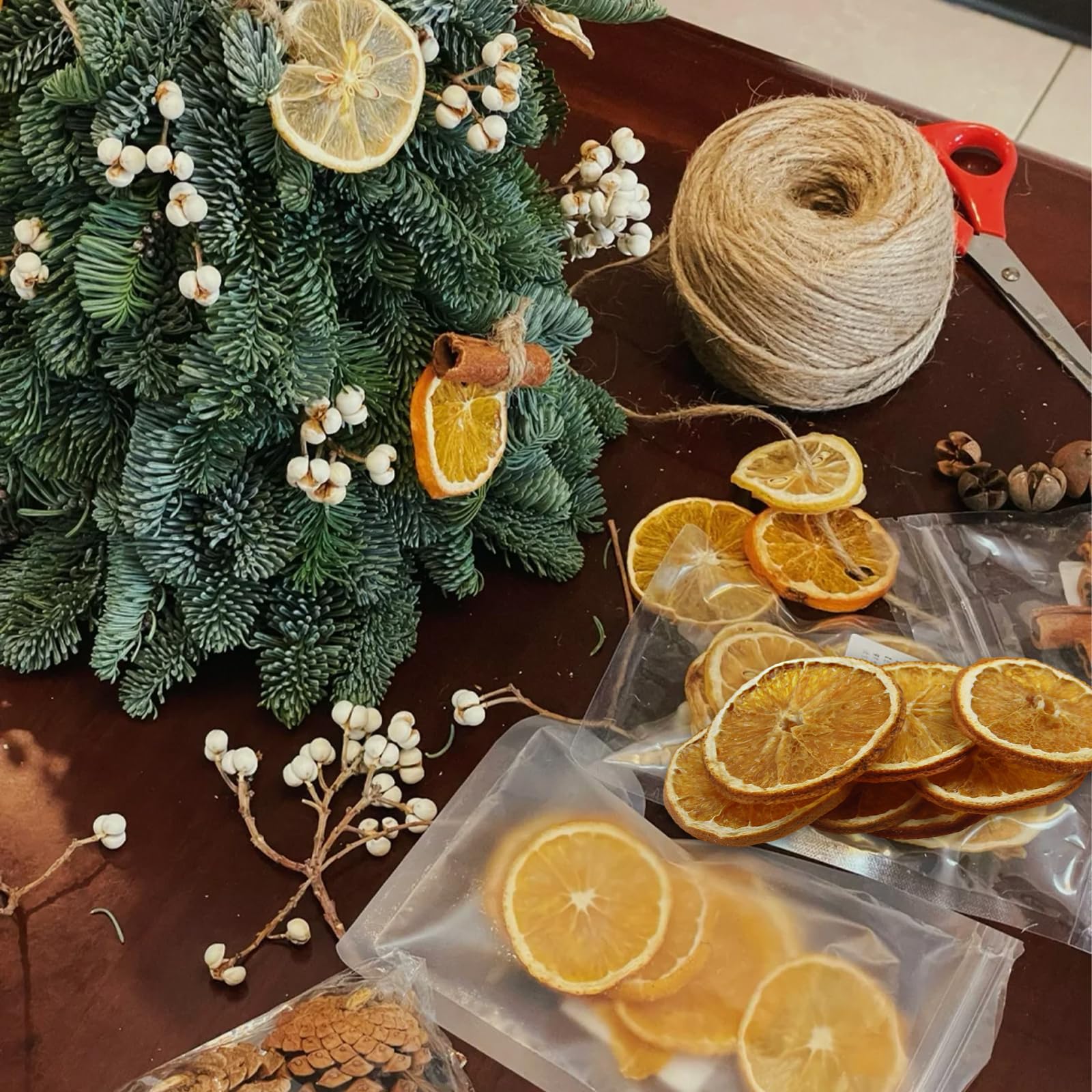 50 Pezzi Arance Essiccate Decorative Naturale Fette Arancia Essiccate Decorazioni Slices di Arance Disidratate Frutta Secca per Decorazioni Natale per Alberi di Natale Ghirlande Natalizie