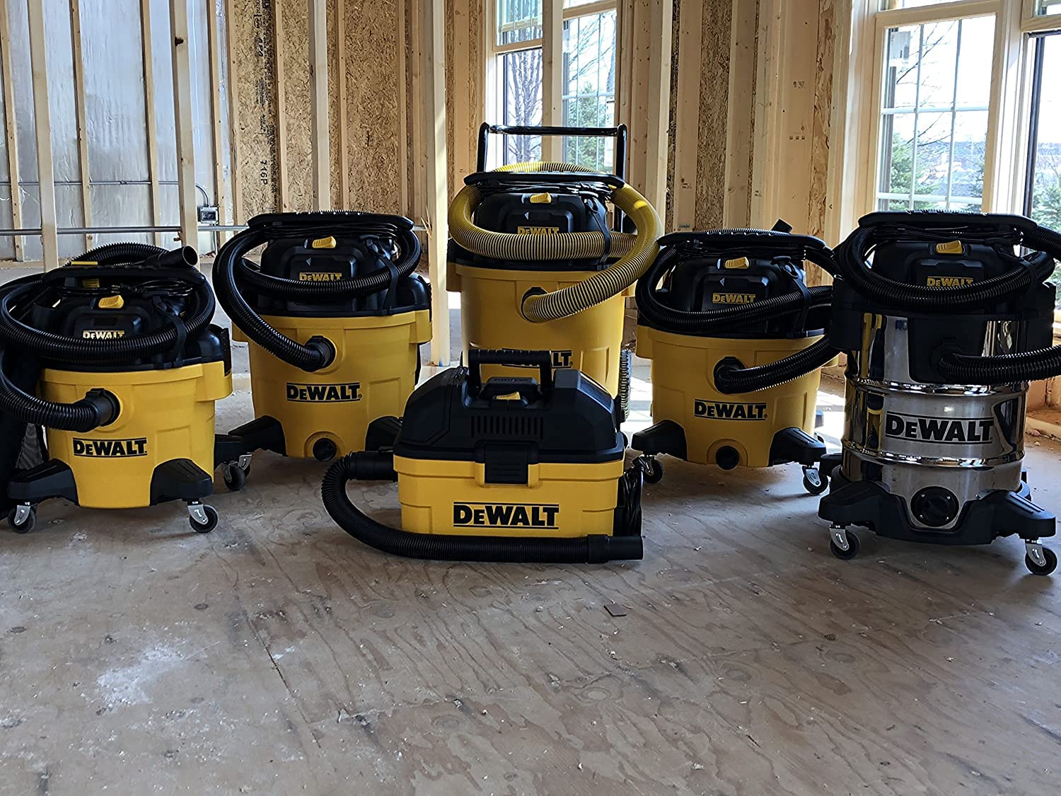 DEWALT 8 Gallon Wet/Dry Vacuum