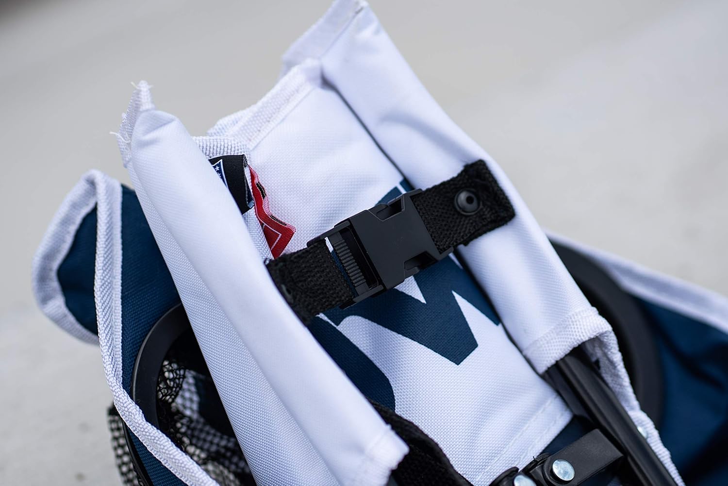 Rawlings NFL Game Changer Large Folding Tailgating and Camping Chair, with Carrying Case, Atlanta Falcons : Sports & Outdoors