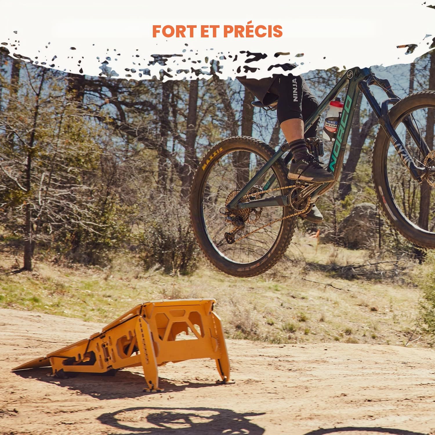 Ninja Mach 1 Rampe de Saut Portable à 3 Panneaux pour Tous Les âges, idéale pour VTT, BMX, Une Roue, Scooter, Skateboard et Voitures télécommandées