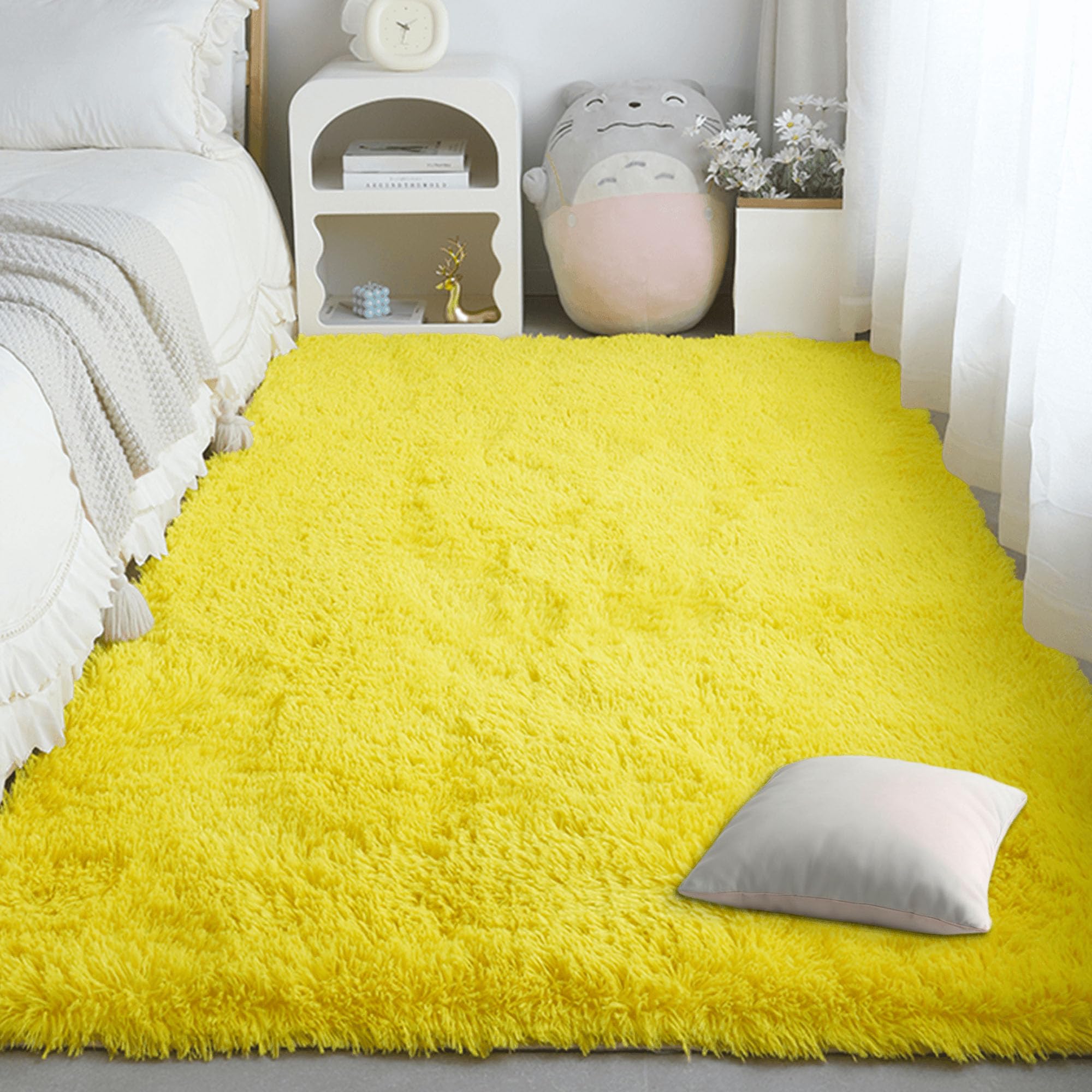 Tapis moderne jaune 190x270 cm grand format lavable pour un salon lumineux et chaleureux