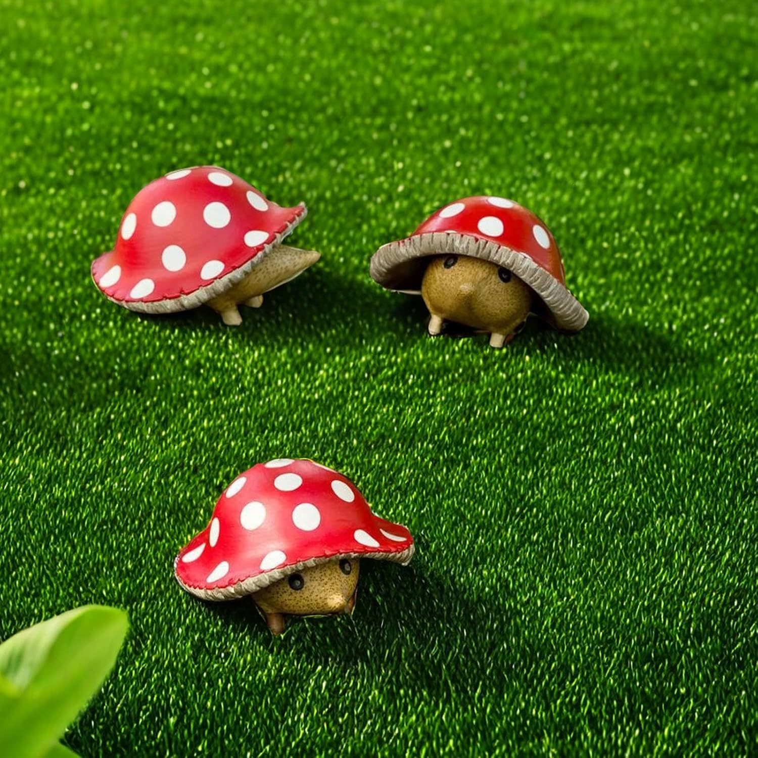 Resin Hedgehog Figurine, Fairy Garden Accessories, Outdoor Mushroom Decor for Garden Ornament (2)