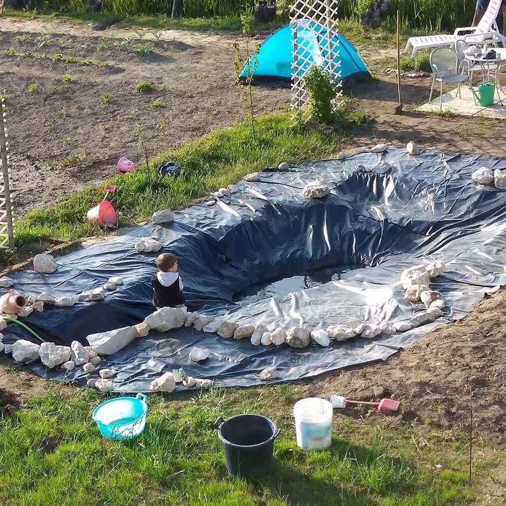Czarna wkładka do stawu ogrodowego wodoodporna i elastyczna do stawów rybnych fontann na zewnątrz stawy Rozmiary: 1 x 2 m 1 x 6 m 2 x 2 m 2 x 8 m 4 x 10 m