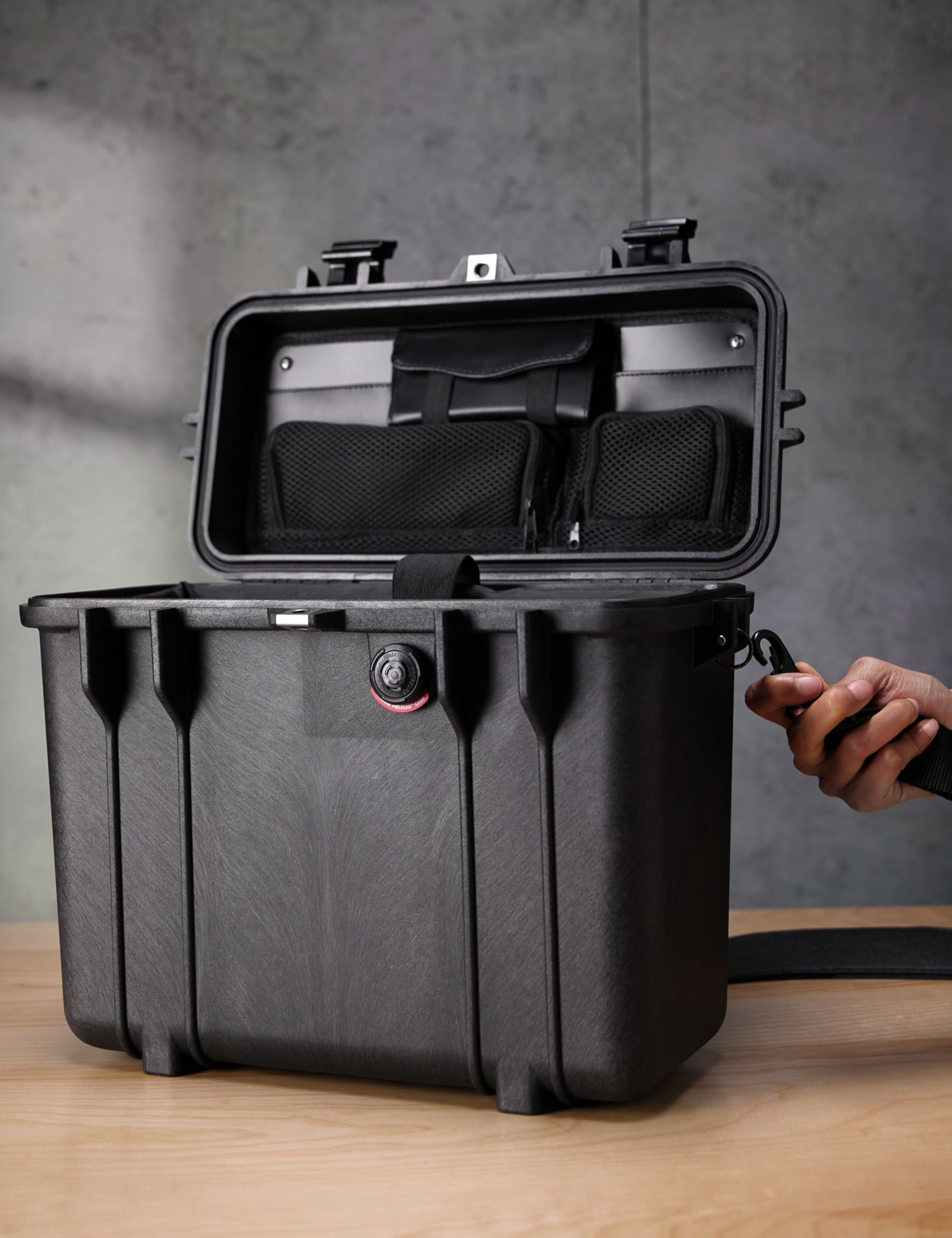 Amazon.com: Pelican 1430 Case With Office Divider Set and Lid