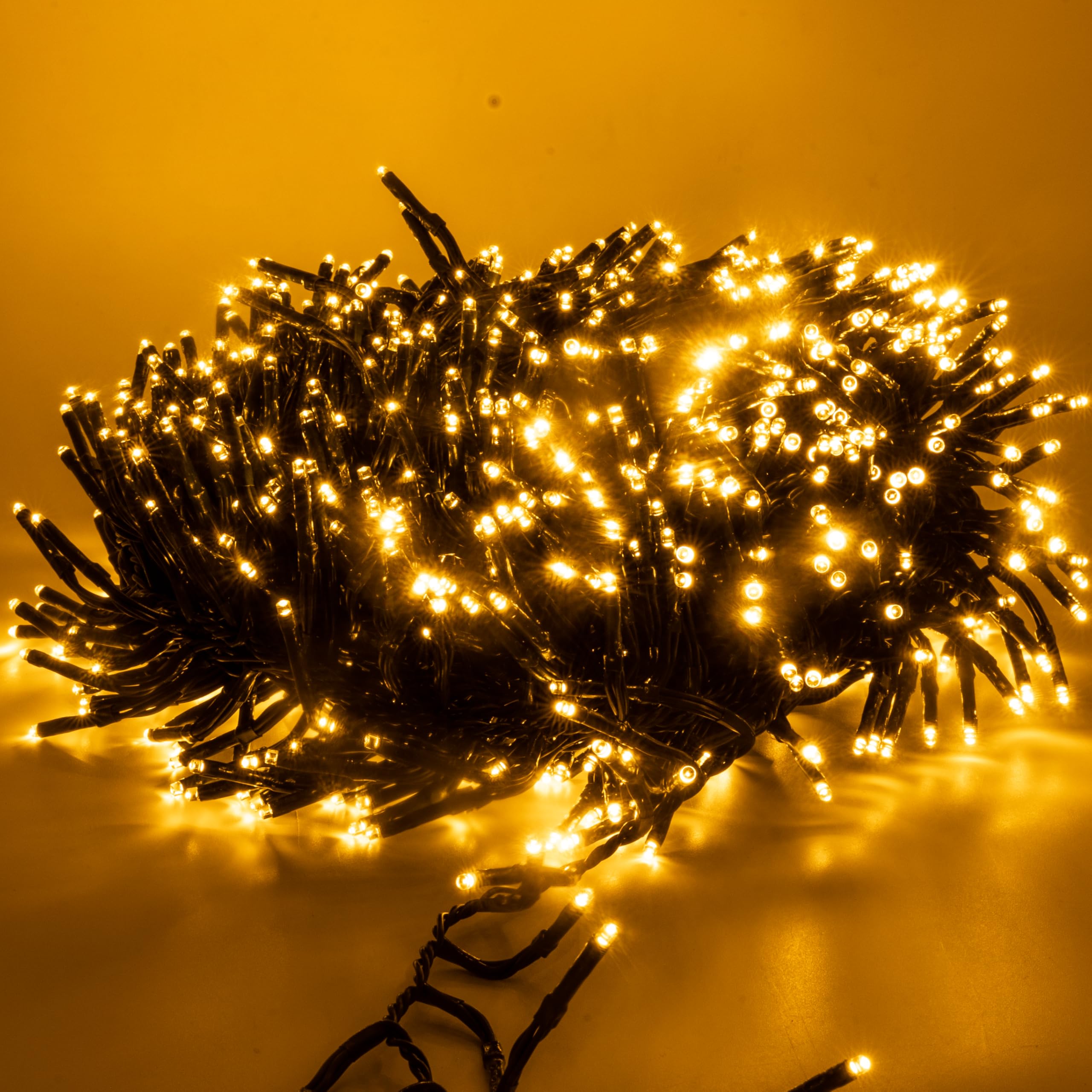 Luccika, Cluster-Lichterkette, Gold, 20 Meter, 1000 LEDs, Ø 3 mm, Lichterkette für Weihnachtsbaum, 4 Lichteffekte, Fernbedienung, Timer, grünes Kabel IP44, Verwendung im Innen- und Außenbereich