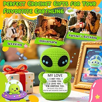 Xinezaa Anniversary Romantic Gifts Boyfriend Girlfriend, I Love You Birthday Him Her Gifts, Cute Handmade Green Alien Crochet with Romantic Message Card, Long Distance Relationship Gift