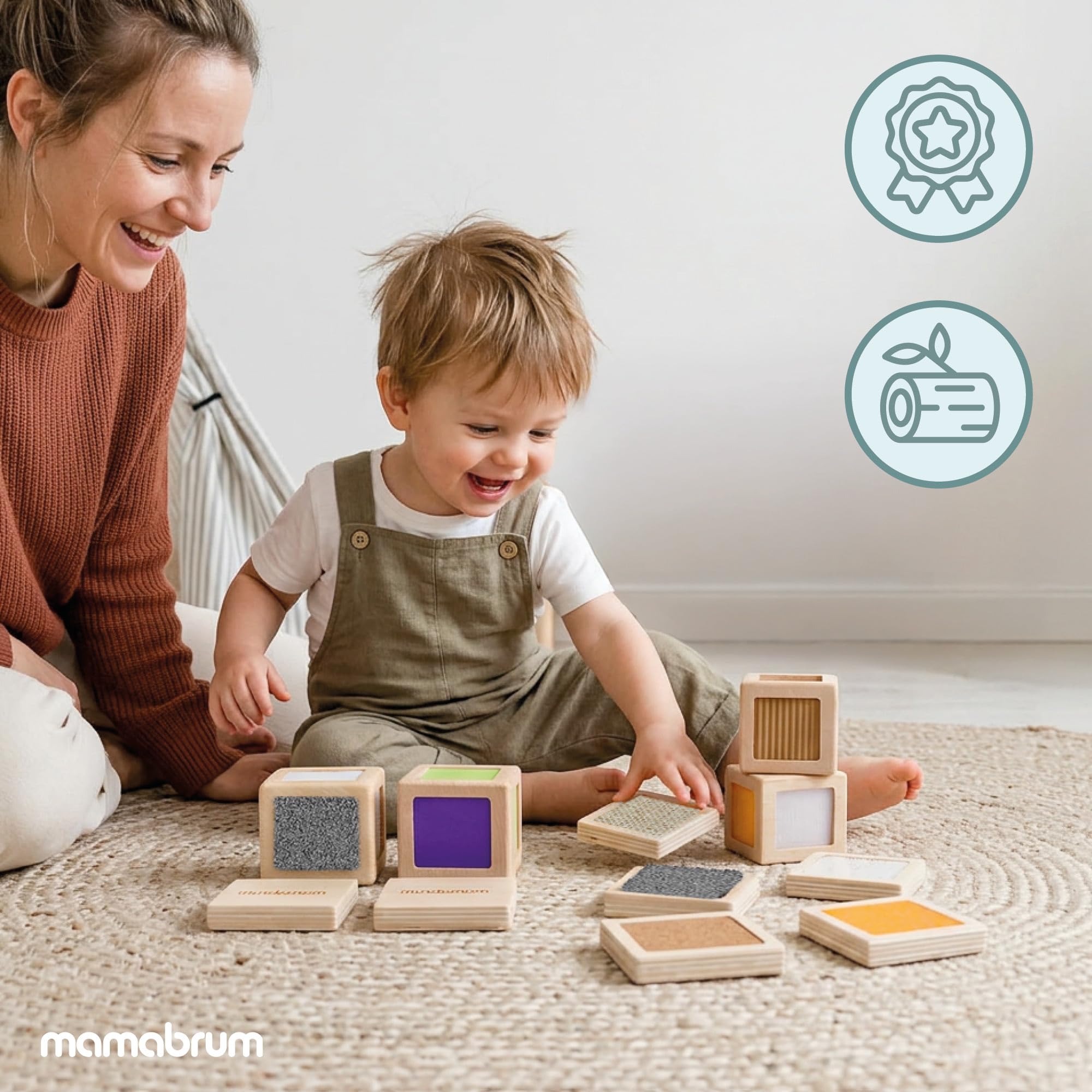 mamabrum Blocchi sensoriali in Legno Montessori, 4 cubi con 12 Texture e 12 Tessere da Abbinare, Gioco tattile educativo per Bambini da 1 Anno, Gioco Naturale per Movimento in casa