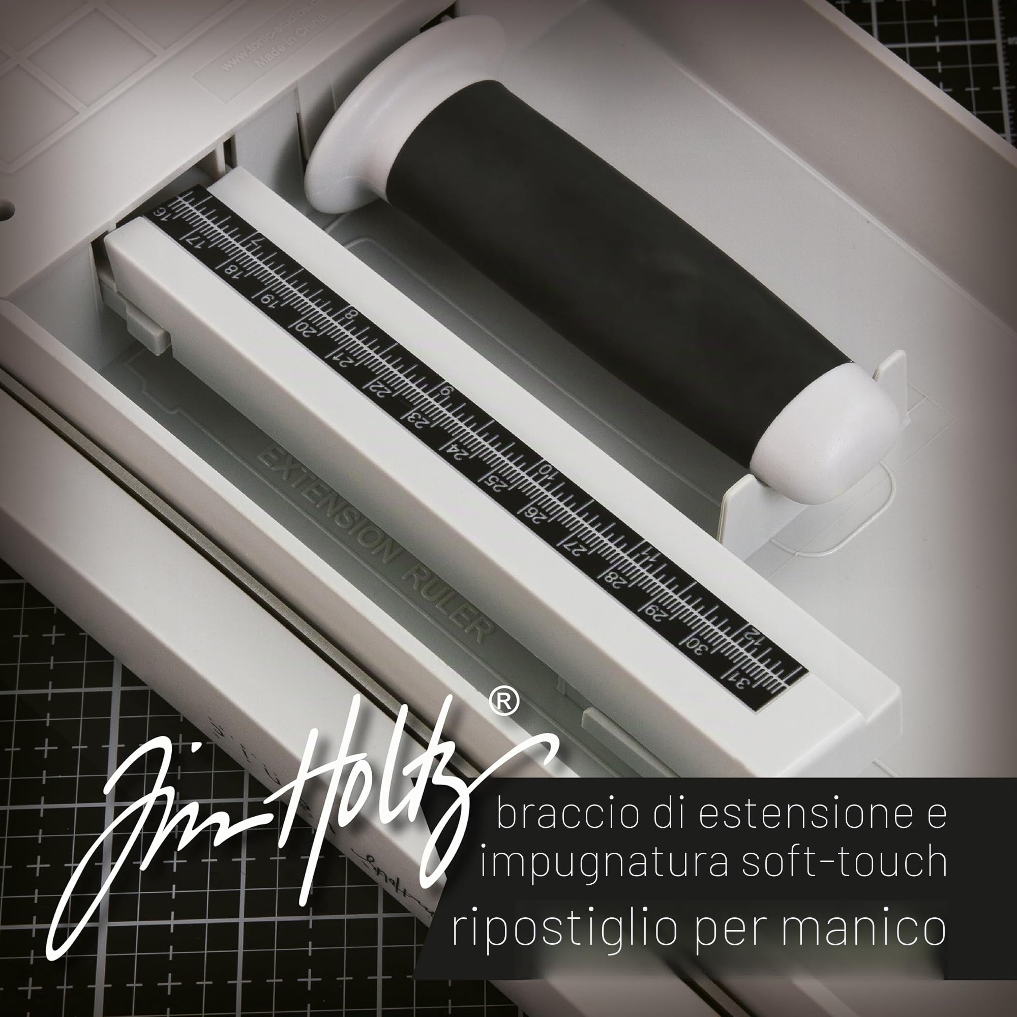 Tonic Studios Tim Holtz Taglierina per Carta Maxi - Guillotine para Papel 30,5 x 30,5 cm - Lama in Acciaio Inox, Braccio Estensibile, Piedini Antiscivolo e Impugnatura Comfort per Progetti Creativi