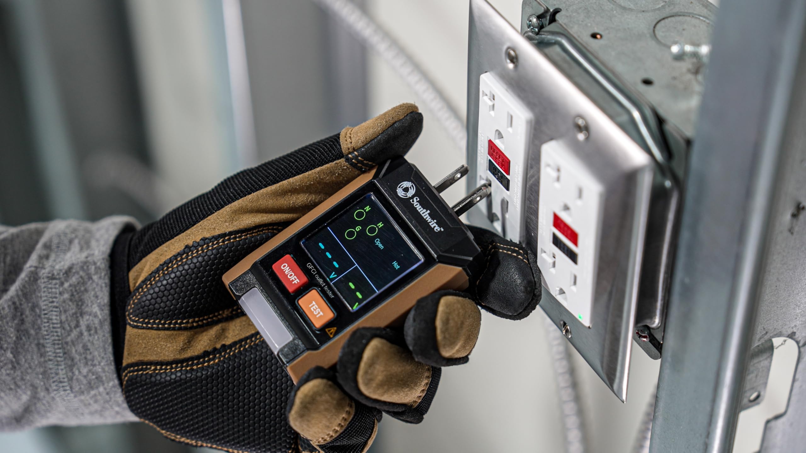Southwire Probador de receptáculo GFCI con pantalla LCD, 3 clavijas, probador GFCI, 40032S