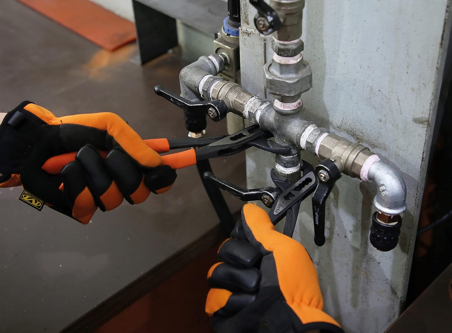 Beta 1048N 6 Inch Slip Joint, Groove Joint Pliers, Chrome Vanadium Steel, Slip-proof PVC Handles, Jaw Capacity 31-36 mm