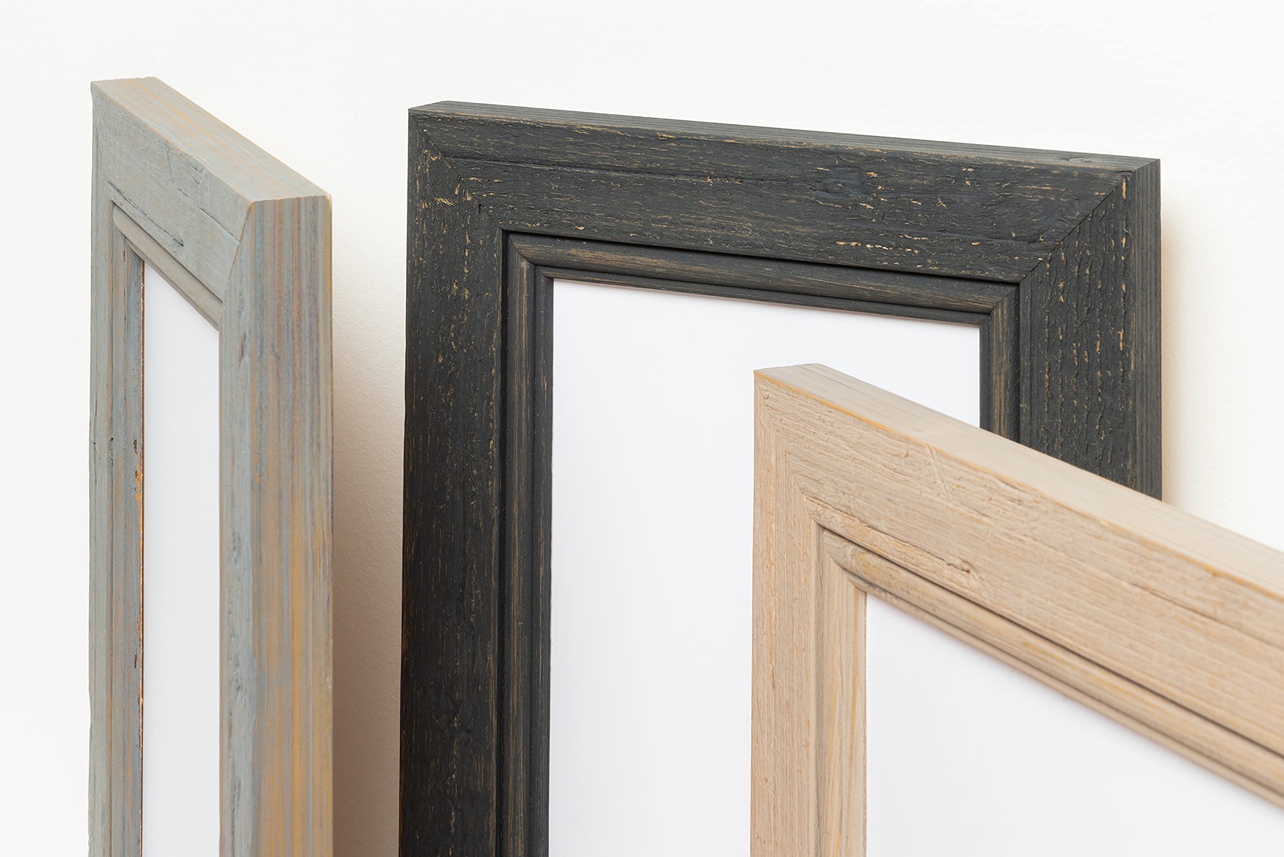 Wallazz Cornice Portafoto in Legno Pregiato - Made in Italy - Vetro Sintetico Infrangibile Crilex - Disponibile in Diverse Varianti - Design Italiano e Qualità Artigianale,24x30cm Sbiancato
