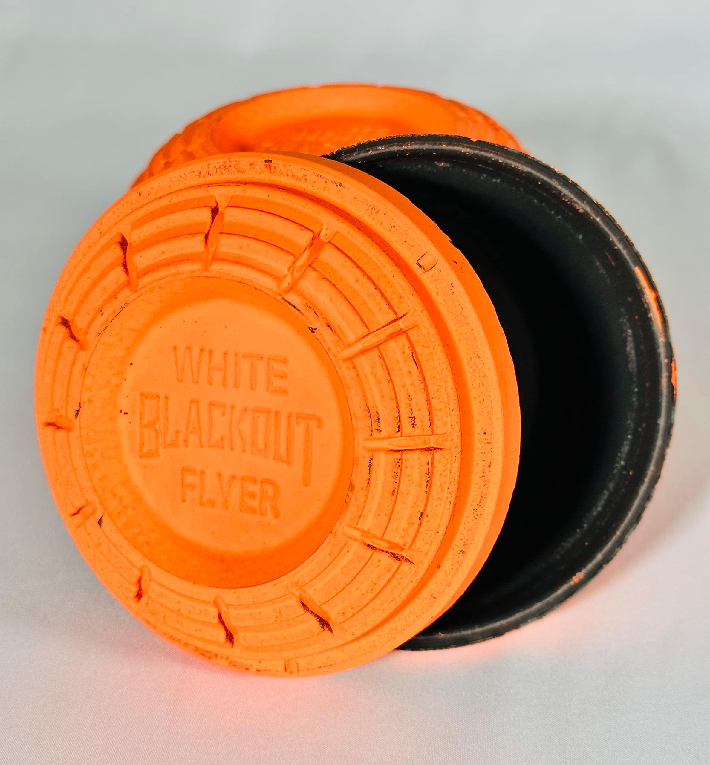 White Flyer Blackout® トラップ&スキートターゲット 90枚 ケース