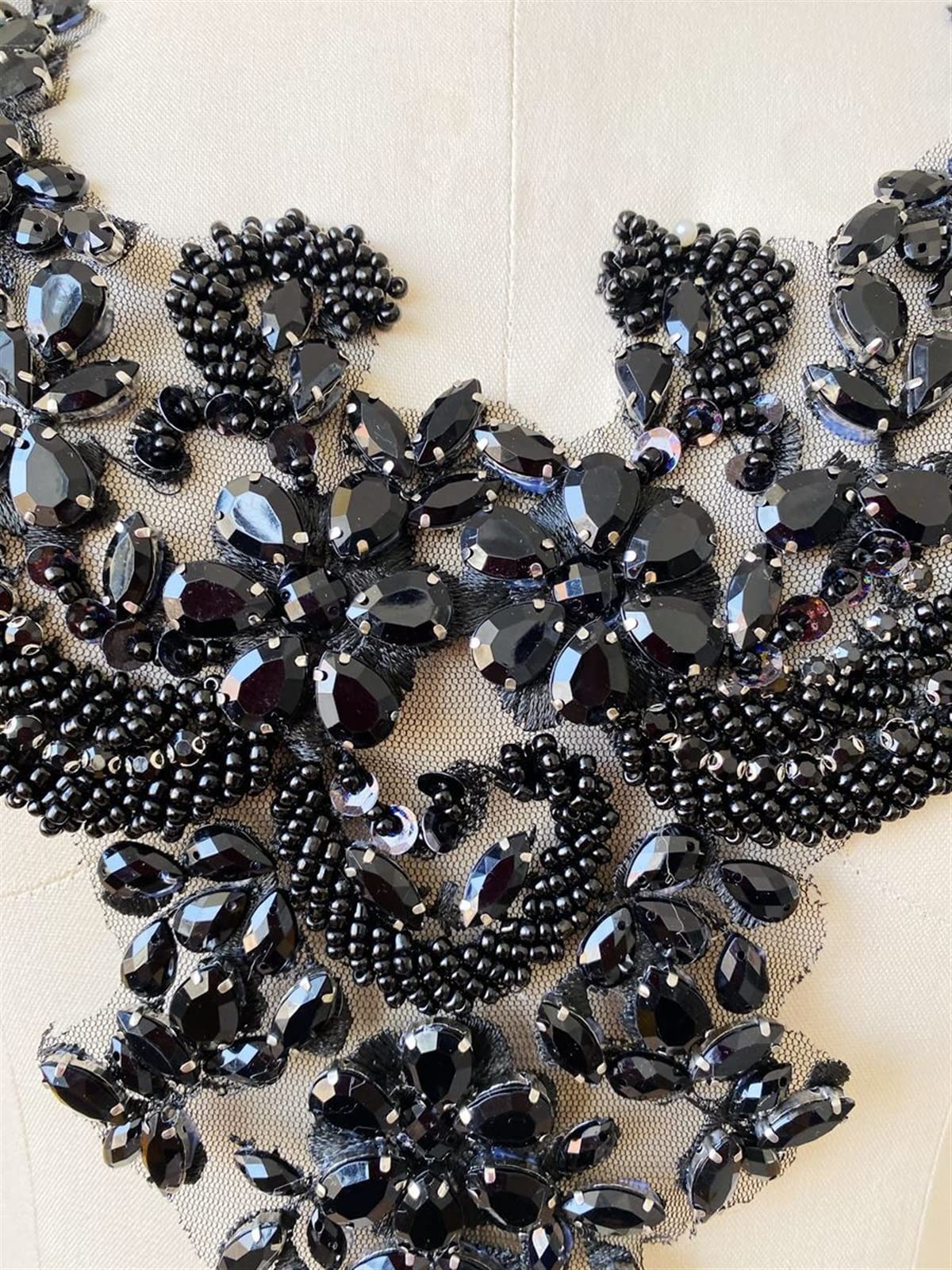 Koronkowa aplikacja Kwiatowy haft Rhinestone Koraliki Haftowane aplikacje Wielokolorowe 15,7 x 13 cali(Black)