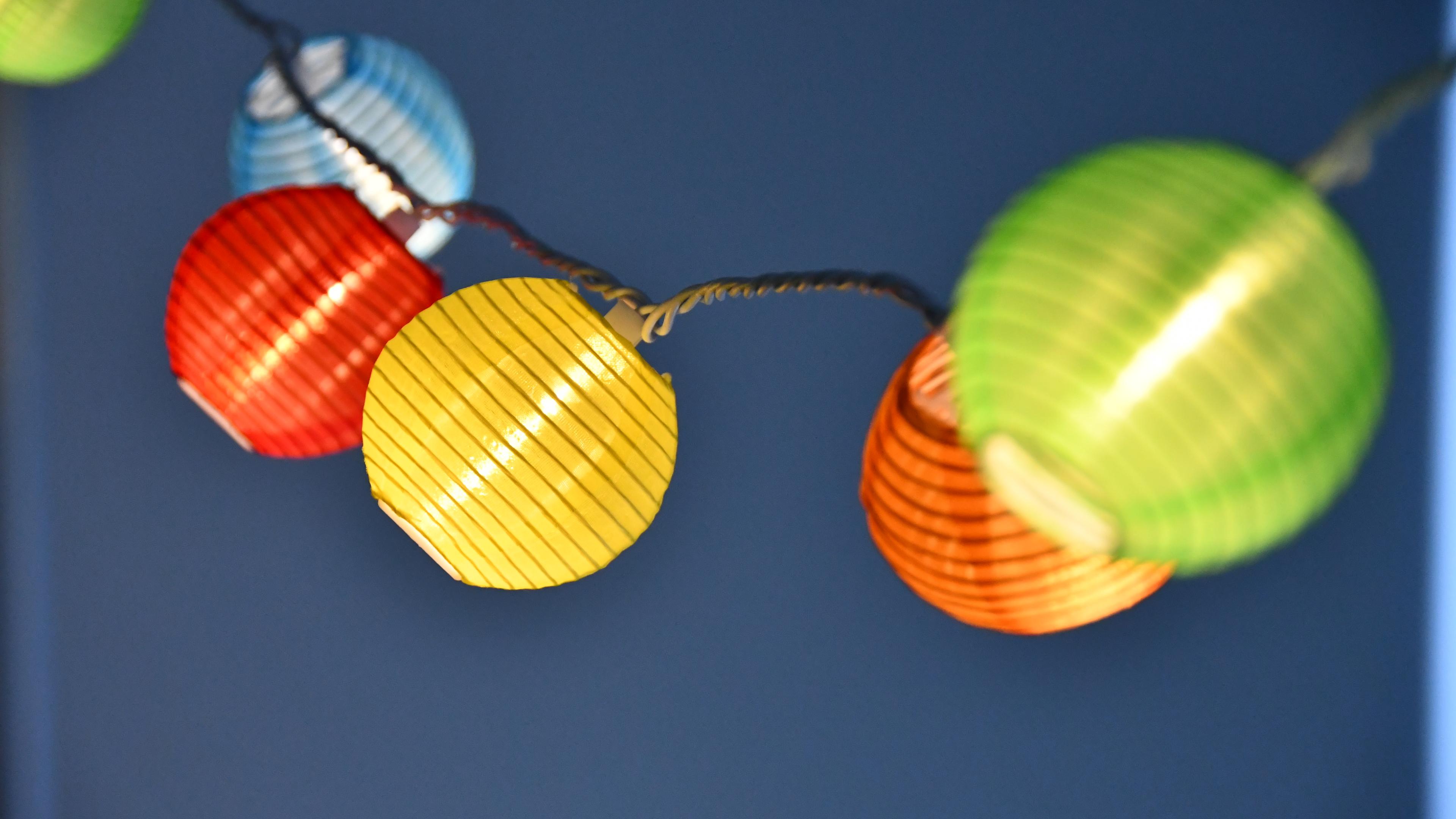 Image of Multicolor Lantern String Lights Outdoor, 8.5FT Plug-in Patio String Lights with 10 Mini Hanging Lanterns, Waterproof Decorative Lights for Garden, Bedroom, Bistro, Christmas Party