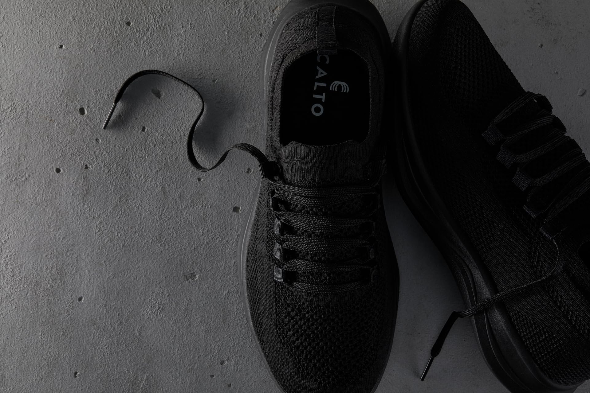 CALTO Zapatos de elevación invisibles para hombre con aumento de altura, tenis deportivos de punto súper ligeros, 2.4 pulgadas más altos