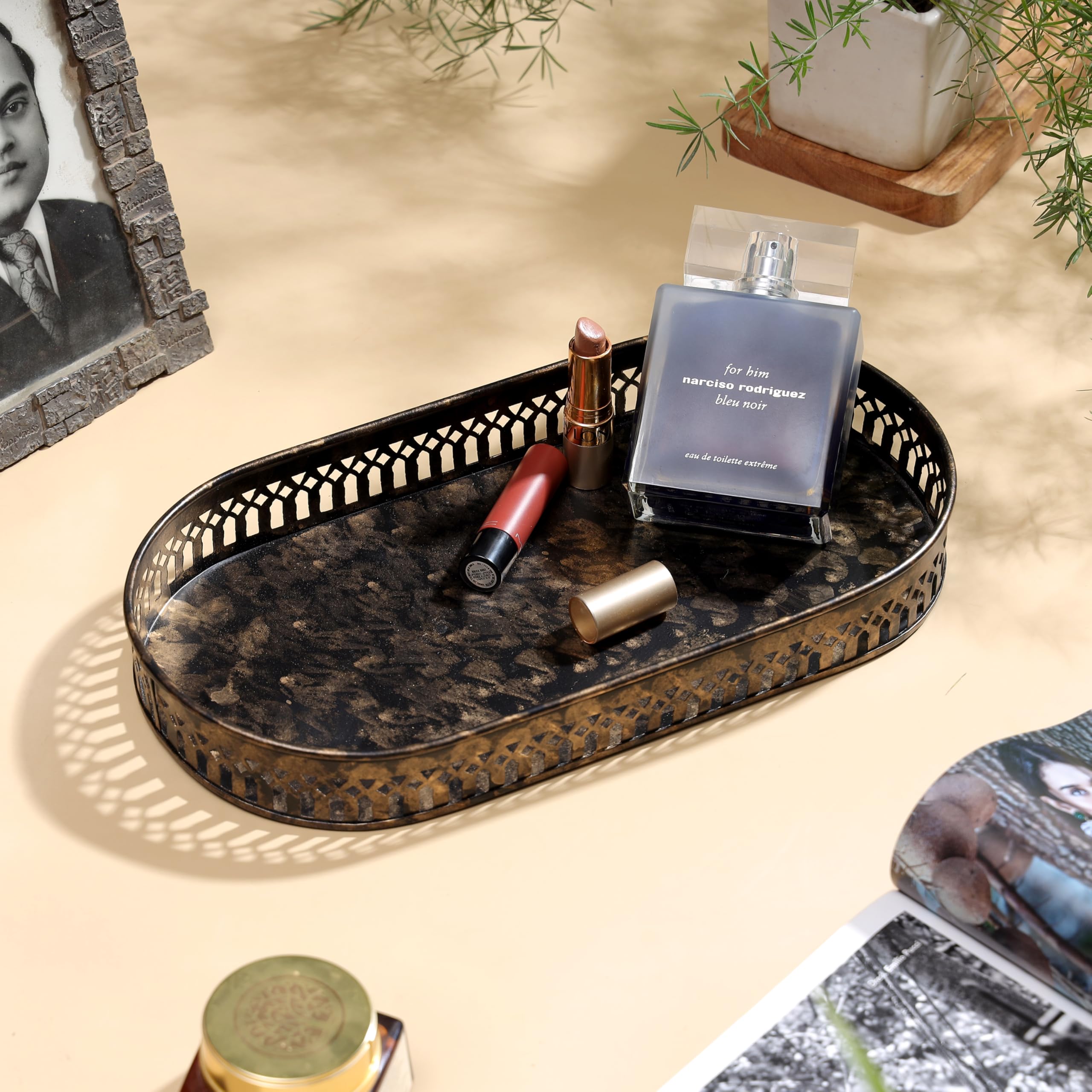 DULI Elegant Dual-Toned Metal Oval Tray – Perfect for Organizing & Serving (13x7 inches), Ideal for Serving, Dinning and Organizing (MetalOvalTray: Golden) (Black)