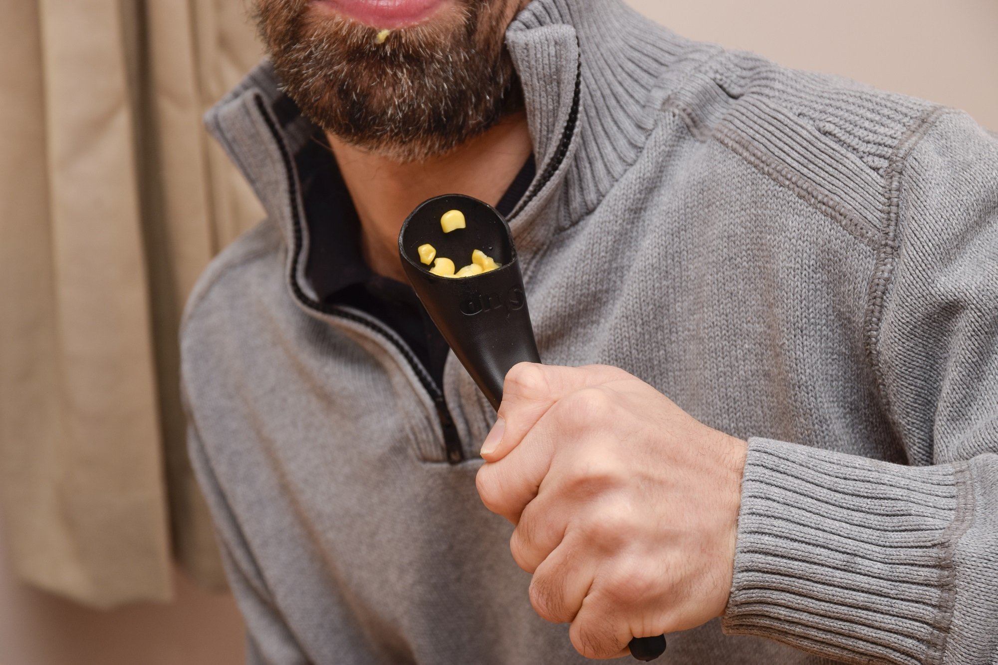 SUP S’up Cuillère Noire Pour mains qui tremblent