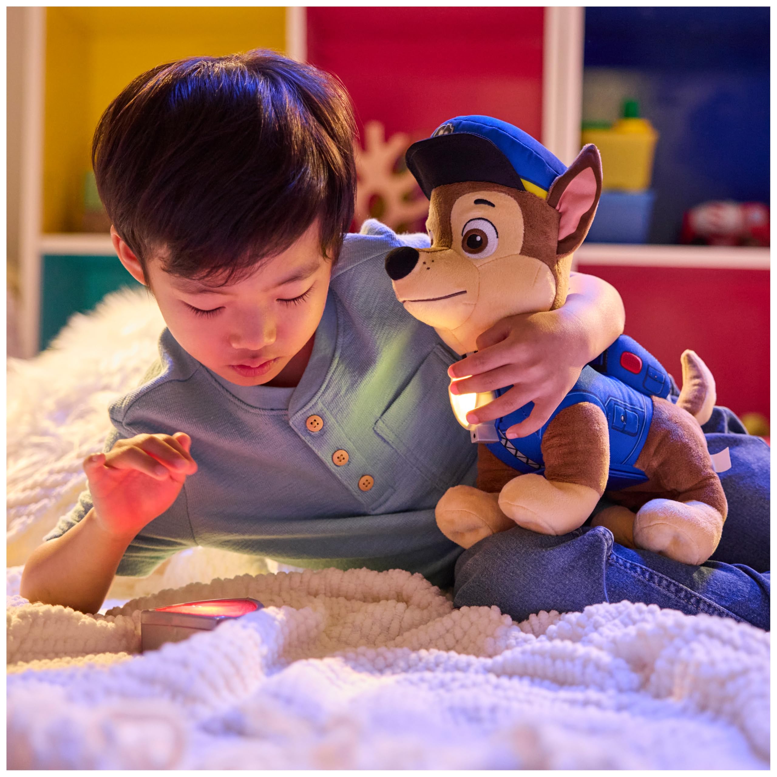 Paw Patrol Room Patrol Chase interaktywna pluszowa zabawka z ponad 75 dźwiękami, świecącymi odznakami i 3 trybami zabawy, zabawki dla dzieci dla chłopców i dziewcząt w wieku od 3 lat