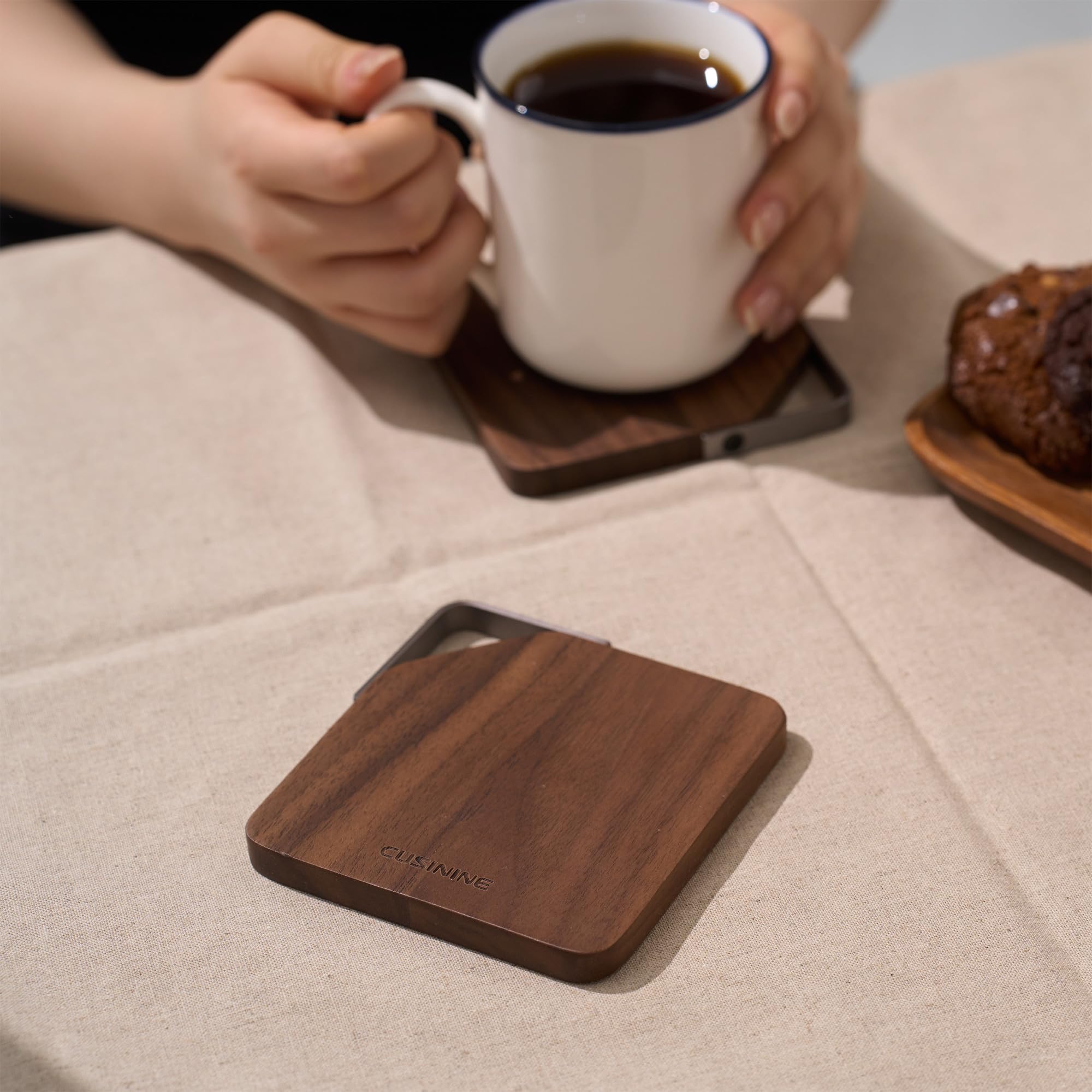 Posavasos de madera de nogal negro norteamericano para bebidas, juego de 4 piezas, posavasos cuadrados de madera de granja con gancho para mesa de café