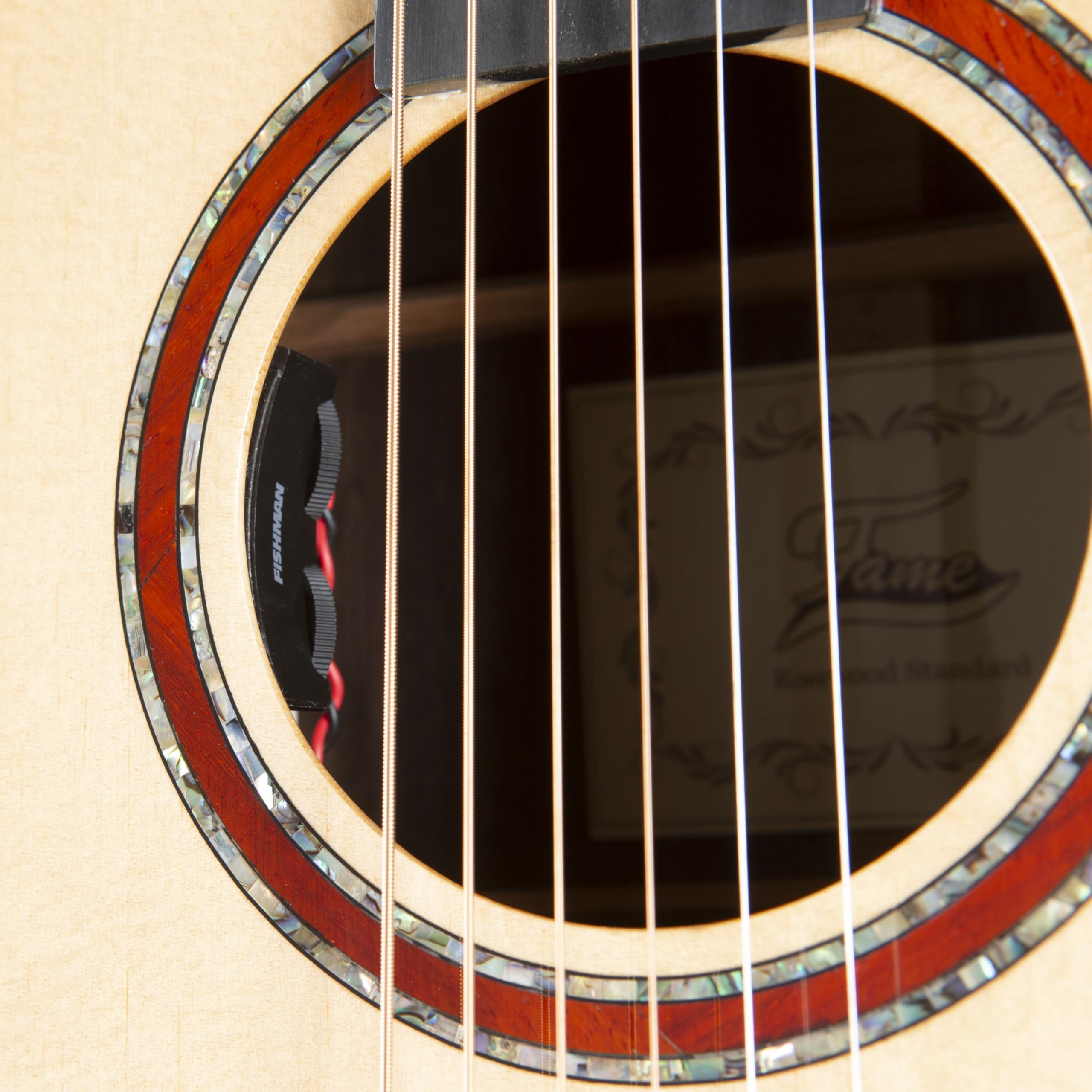 Westerngitarre Fame Rosewood Standard, Grand Auditorium, Cutaway, Fichte Massive Decke, Palisander Boden und Zargen, Mahagoni Hals, Walnuss Griffbrett, Sonitone Tonabnehmer, Natural Finish