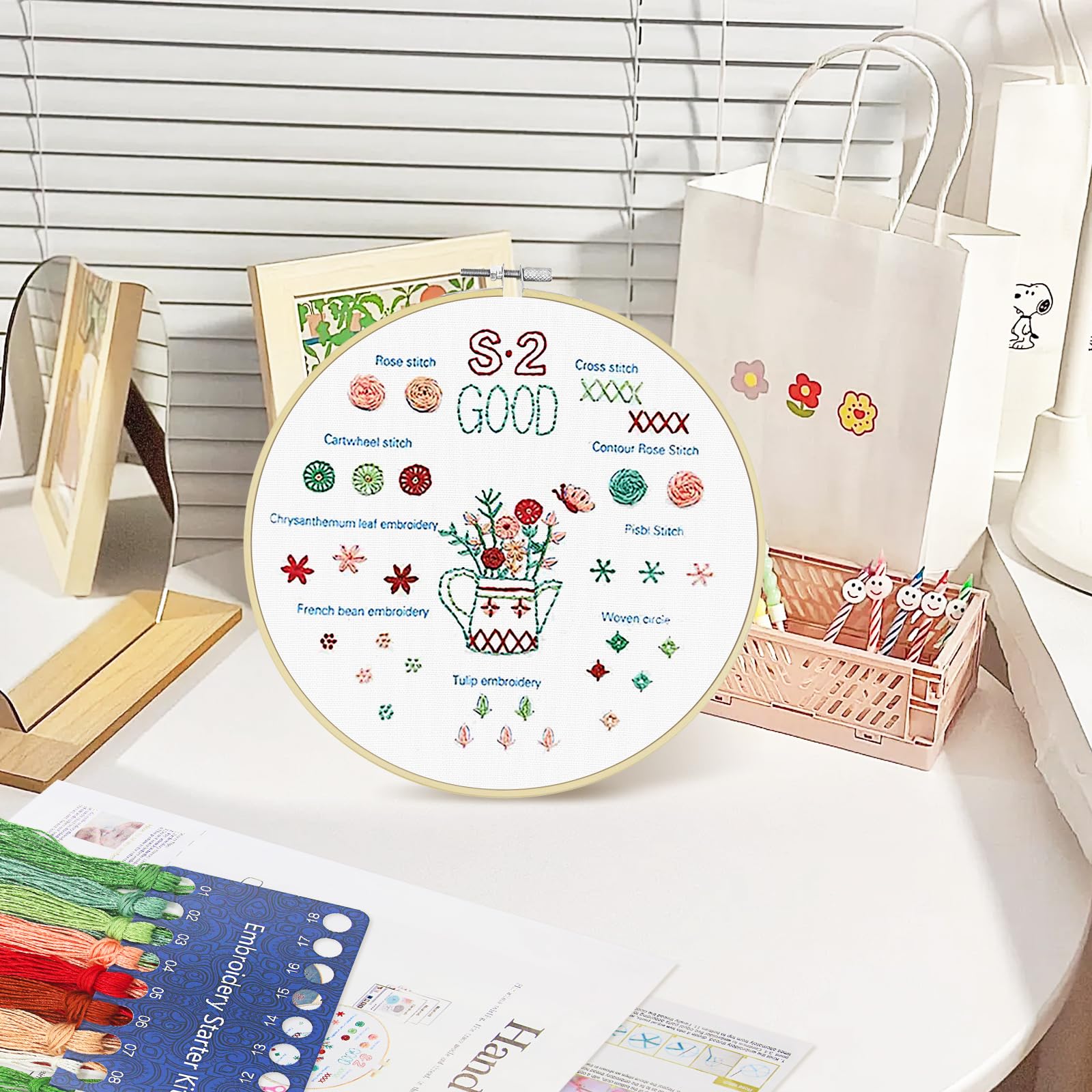 3 Pezzi Kit Ricamo, Set da Ricamo per Principianti con Telaio Ricamo, Fili da Ricamo, Scissors e Attrezzi, Punto Croce Kit da Ricamare per Fai Da Te, Arte, Artigianato, Cucito (Feel Good