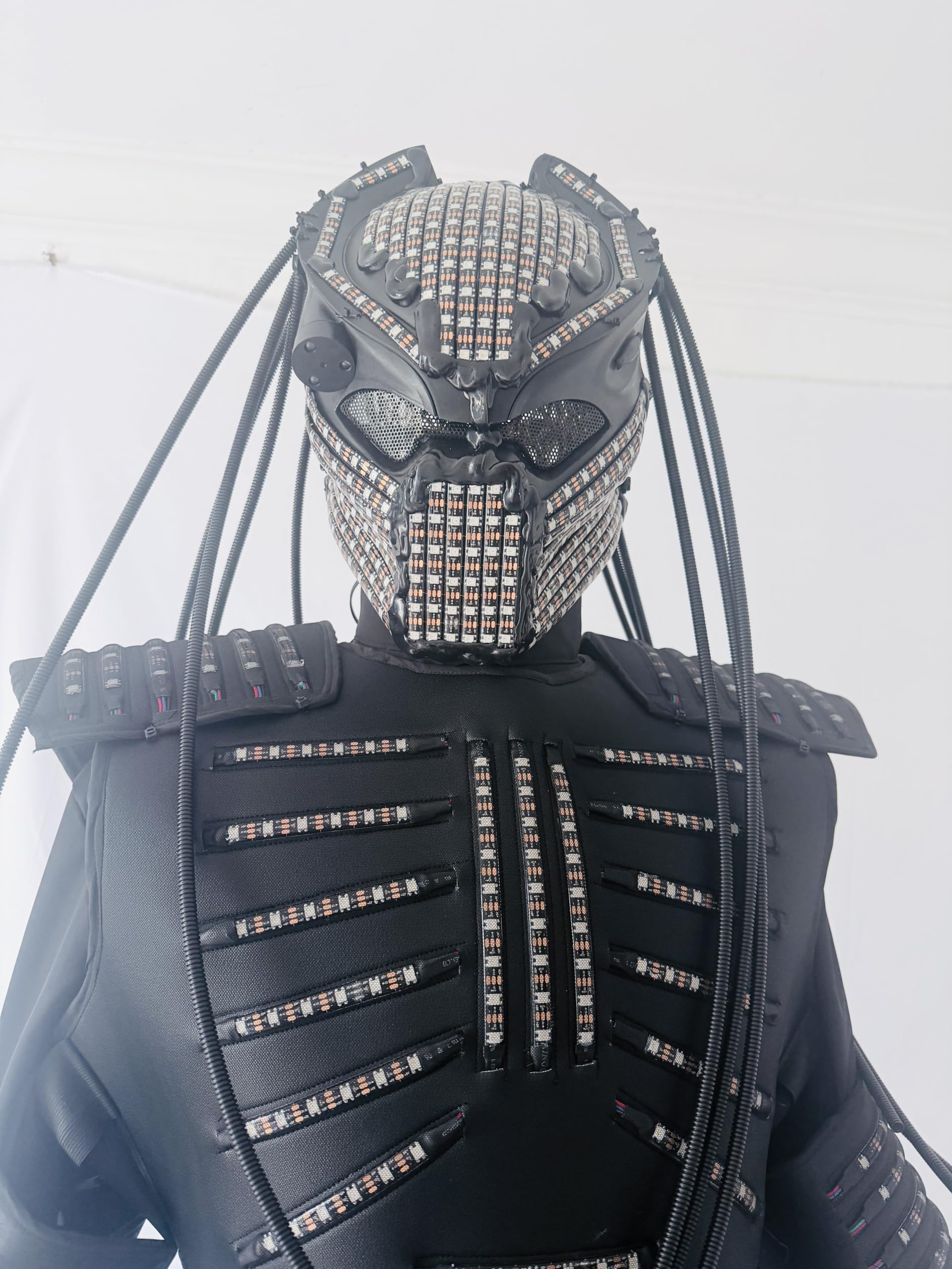 Earthradius Disfraz de Robot Caminante sobre zancos RGB, Traje de Armadura con Casco de depredador Iluminado de Cuerpo Completo para espectáculos de Escenario