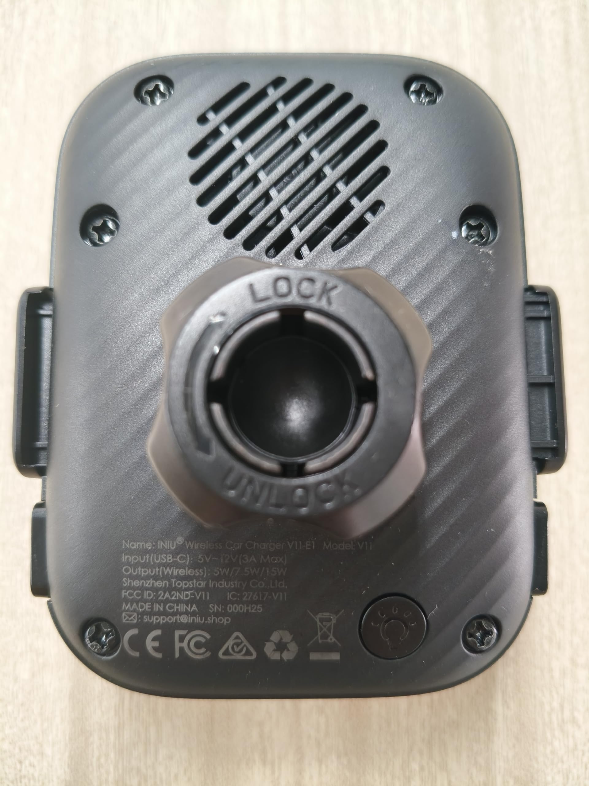 INIU Handyhalterung Auto mit Ladefunktion, 15W Qi2 Handyhalterung Auto Induktives Laden für Entlüftungsclip Instrumententafel Windschutzscheibe, Kfz Ladegerät für iPhone 17 16 15 14 13 12 Pro Max etc