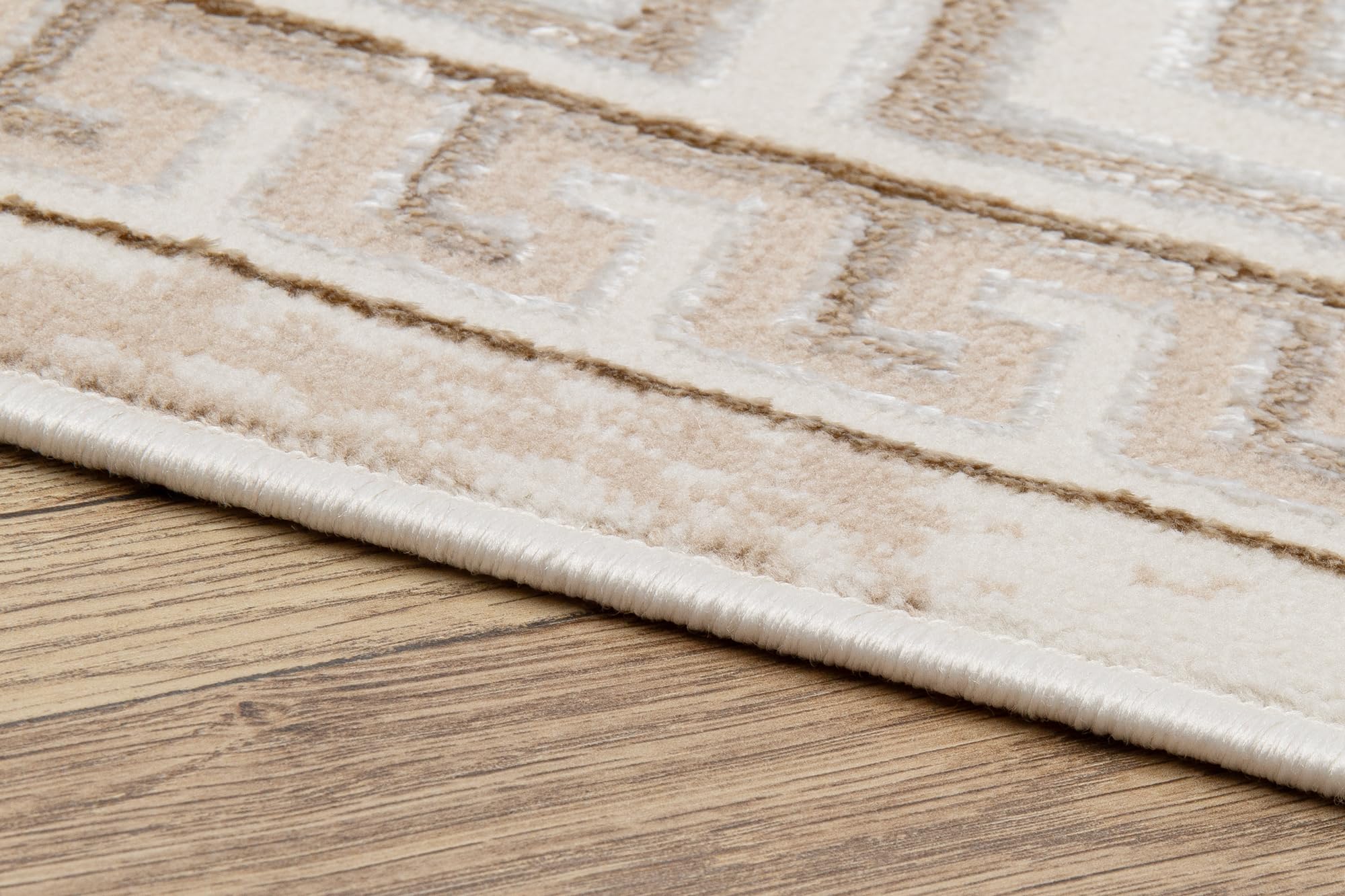 TAPISO Ares Tapis Poils Courts Design Traditionnel Vintage Beige Tacheté Bordure Effet 3D Brillant Doux Tapis Salon Chambre Oeko-TEX Résistant 140 x 200 cm