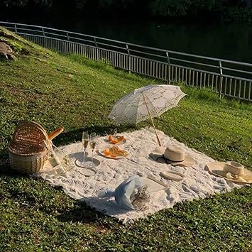 レジャーシート ピクニックシート ピクニックマット インスタ映え 薄型 韓流 おしゃれ レースの布デザイン 花見 遠足 キャンプ用品 写真撮りの背景 2 3人用 中サイズ Catwo レジャーシート