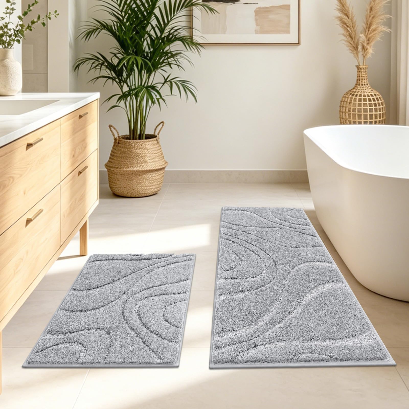 SHACOS Tappeto Bagno Antiscivolo 60 x 120 cm, Tappetino Bagno in Microfibra Soffice e Morbida, Super Assorbente, Lavabile in Lavatrice, Ideale per Doccia e Vasca da Bagno, Grigio Chiaro