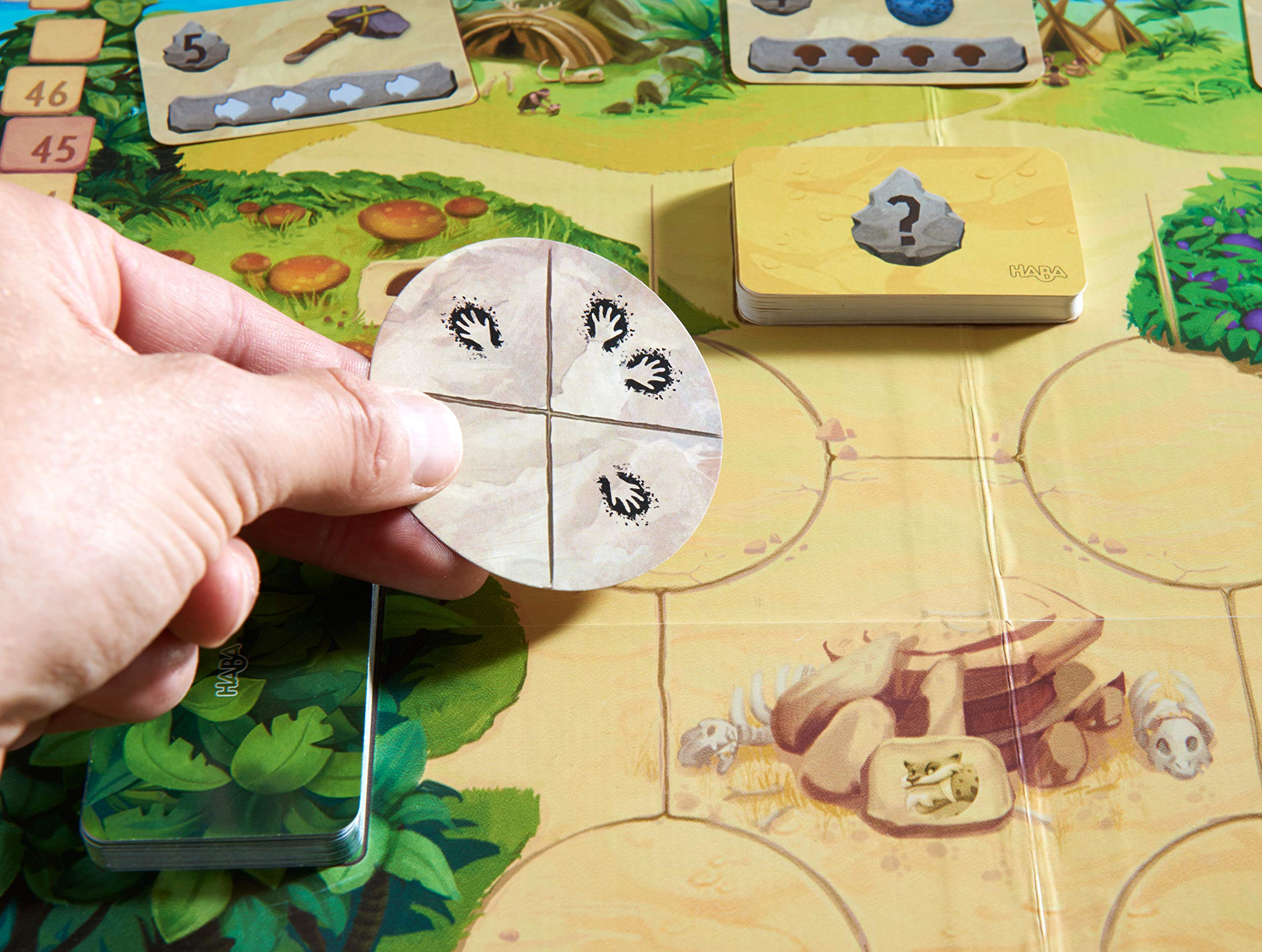 HABA 304321 - Honga, kniffliges Taktikspiel für die ganze Familie mit hochwertigen Spielfiguren aus Holz, für 2-5 Spieler von 8-99 Jahren