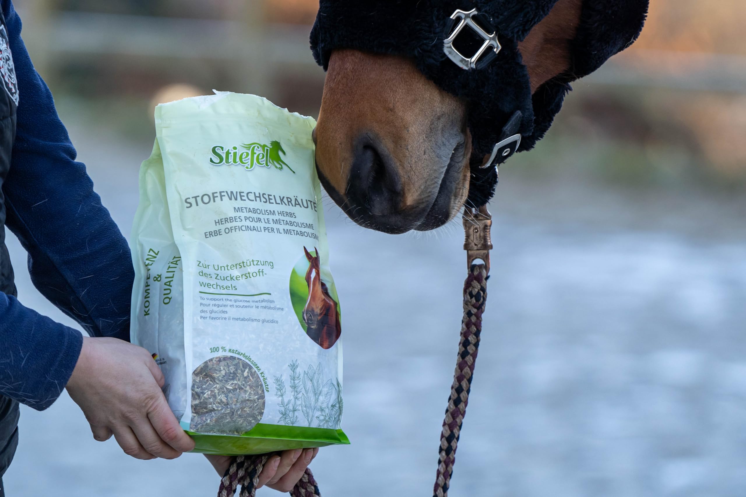 Stiefel Zioła metaboliczne dla koni, 100% naturalna mieszanka ziół, może wspomagać przemianę materii, 1 kg