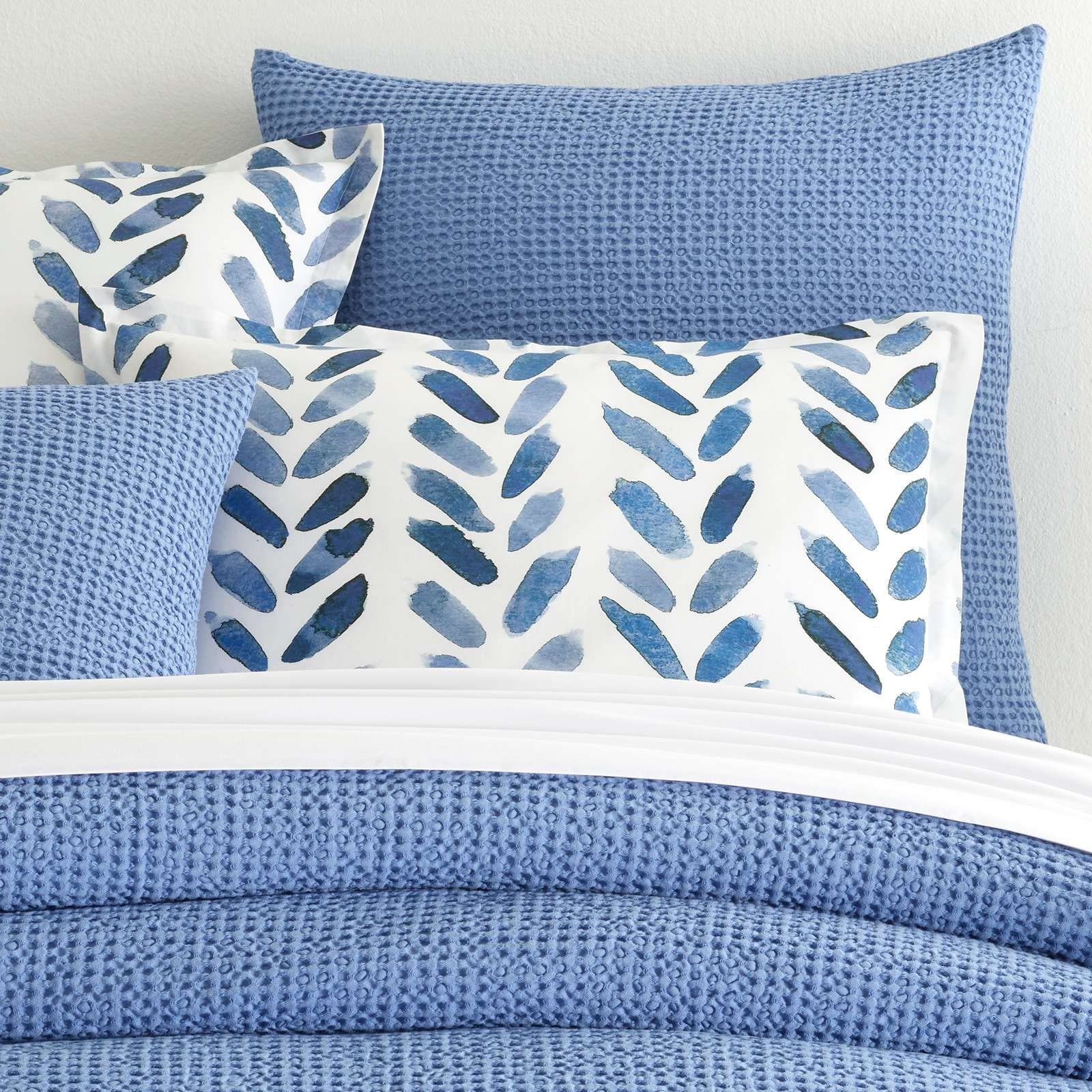 Pine Cone Hill Bubble French Blue Matelasse Pillow Sham, King Size, Blue Solid Pattern