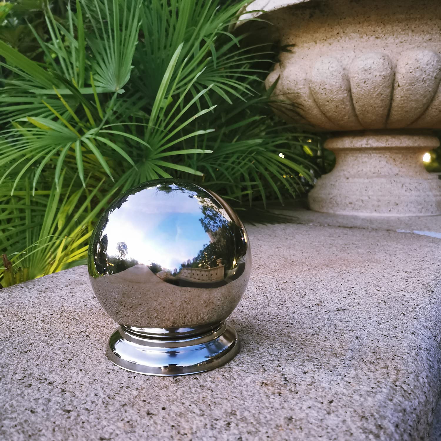 Yardenfun Support Sphérique pour Boule de Cristal Doré Grand Modèle, Socle D'exposition en Métal Triangulaire, Support Décoratif Stable pour Présentation Intérieure, Lot de 2 Pièces