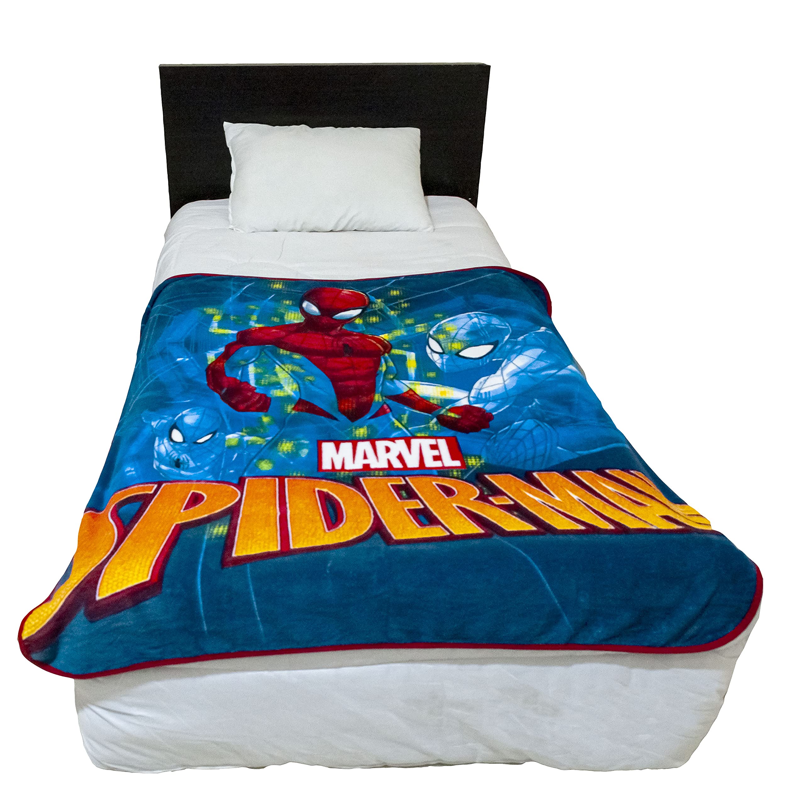 Marvel Spiderman Colar Fleece Blanket For Kids | All-Season, Ultra Soft, Fade Resistant (Official Marvel Product)