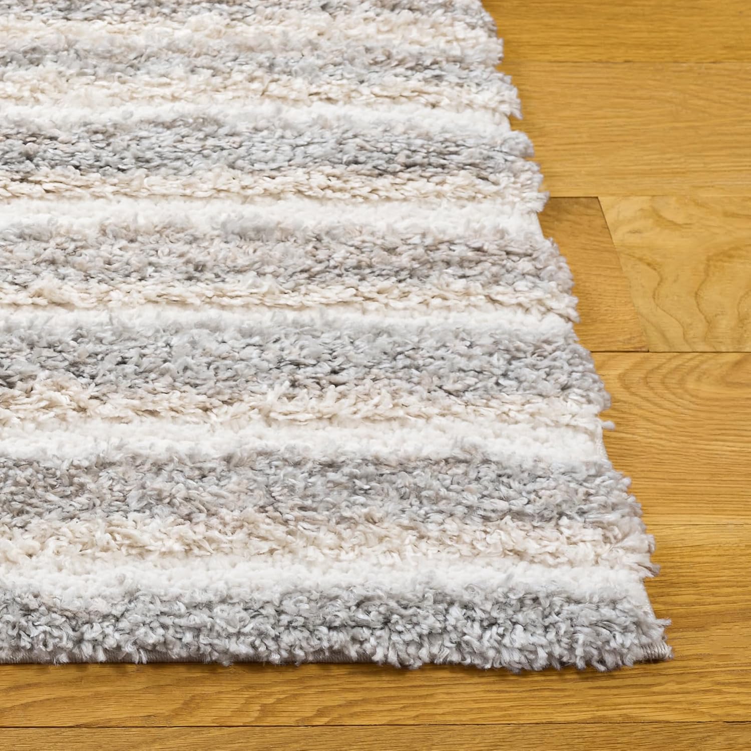 SAFAVIEH Gemma Shag Collection Area Rug - 5'3" x 7'6", Ivory & Beige Grey, Non-Shedding & Easy to Clean, Plush Thick Pile, Ideal for Living Room, Bedroom, Dining Space (GMA604A)