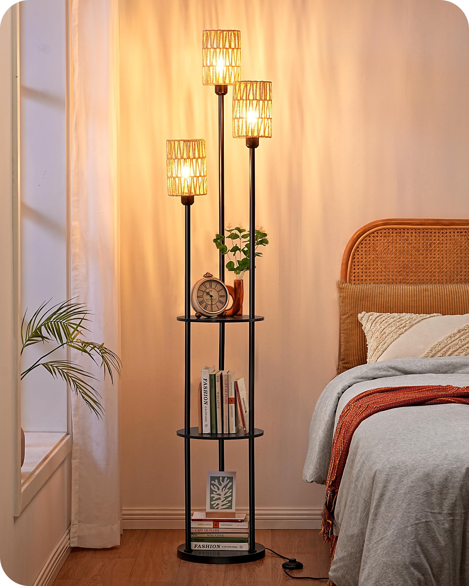 EDISHINE Lampada da Terra Boho Vintage con Mensola e Ripiano Portaoggetti, Piantana 3 Luci E27 con Paralume in Rattan, Lampadine Incluse, Interruttore a Pedale, Lampada Salotto Moderna 178 cm