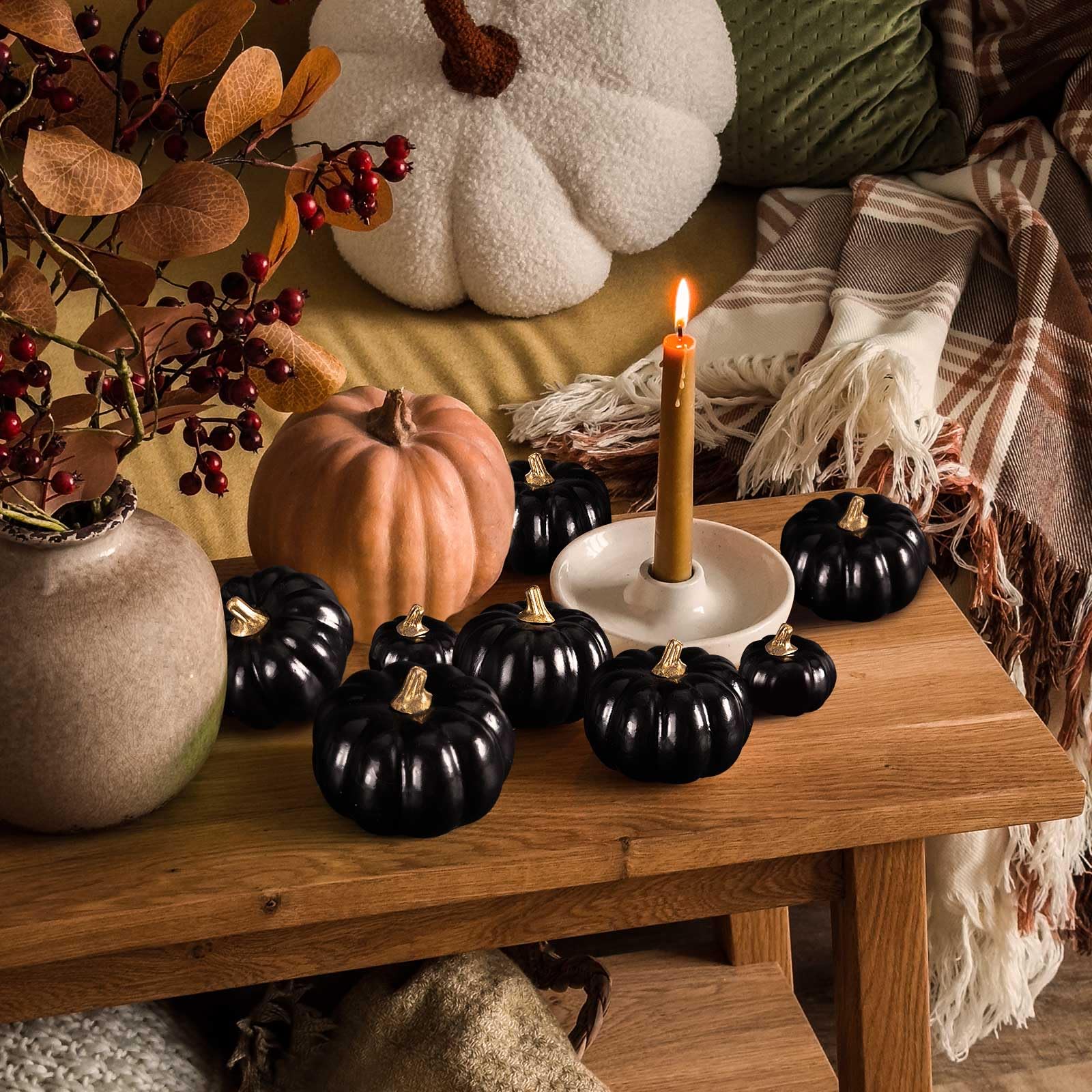 Benjia Kürbis Herbst Dekorationen, Mini Klein Draußen Künstlich Gefälscht Schaum Simulation Kürbis Herbst Bauernhaus Deko für Halloween Thanksgiving Tisch Dekorieren (12 Stück, Schwarz)