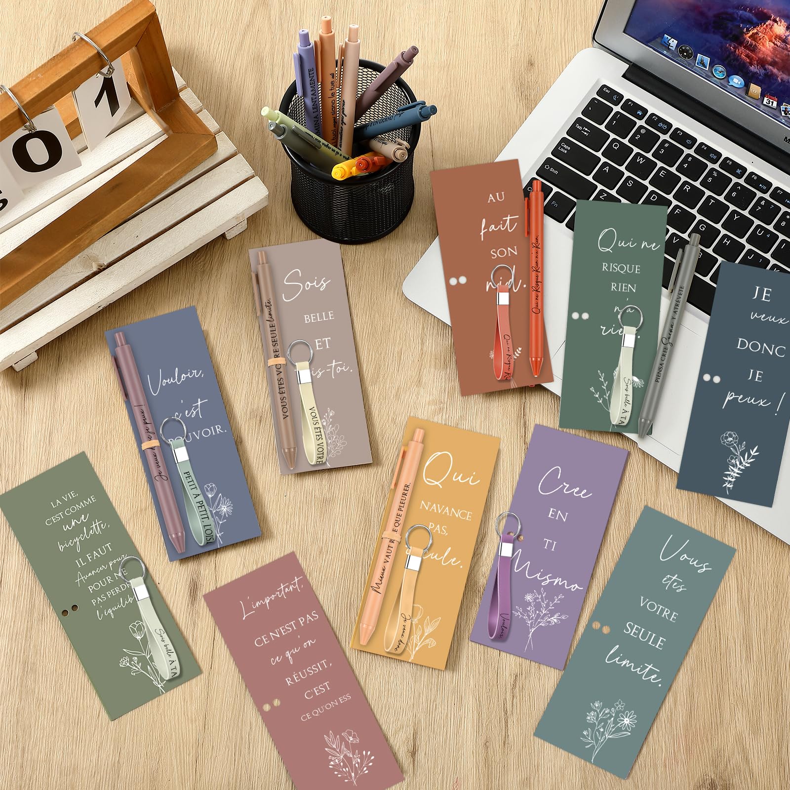 Faccito Set Regalo Motivazionale Include 20 Penne a Sfera Motivazionali 20 Portachiavi in ​​silicone 20 Biglietti e 30 Fascette Fermacavi in ​​carta Kraft per Dipendenti, Colleghi e Insegnanti