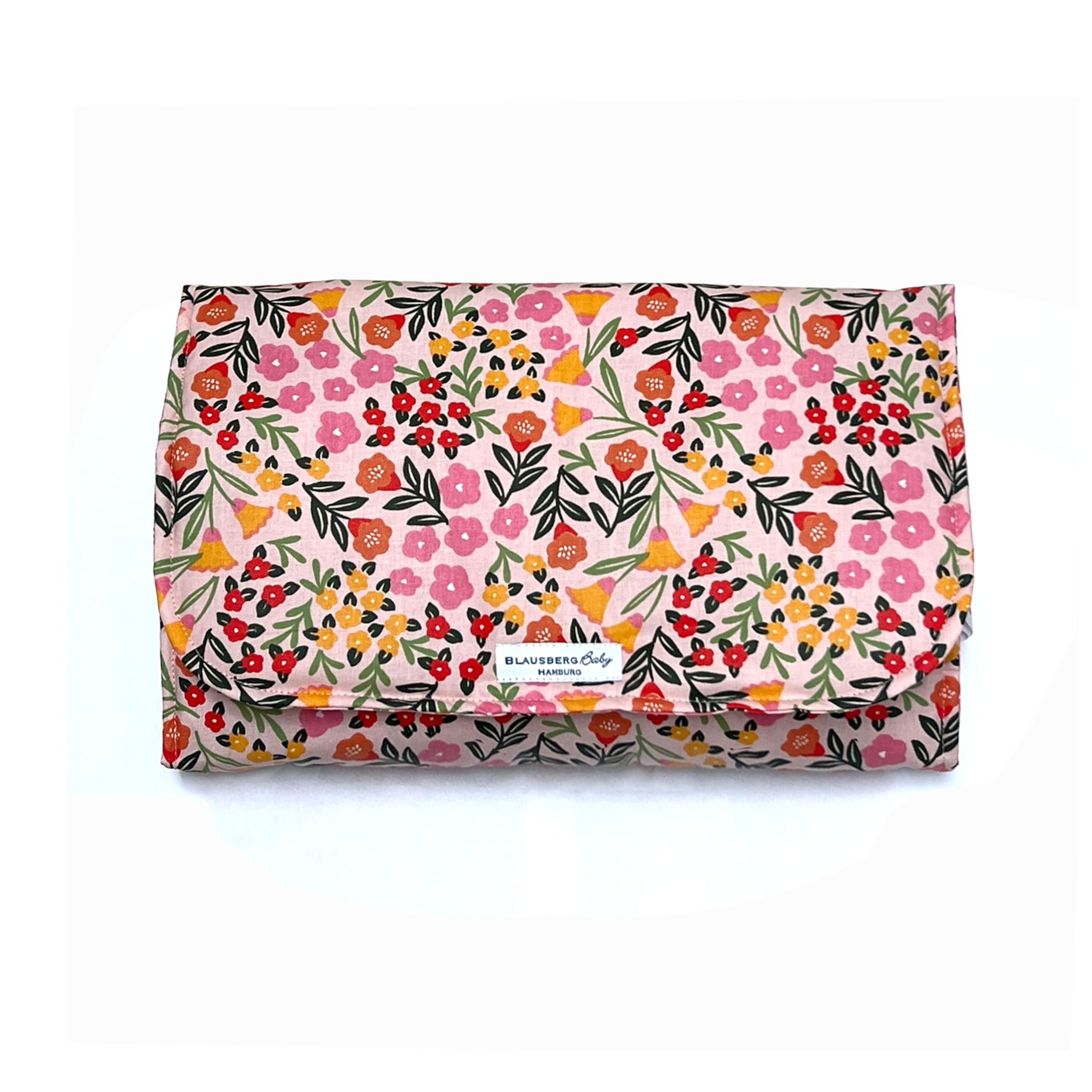 Blausberg Baby – Wickelunterlage für unterwegs, faltbare Wickel-Clutch aus beschichtetem Stoff, wasserdicht & abwaschbar, kompakt für Handtasche, nachhaltig (Happy Flower Rosa)