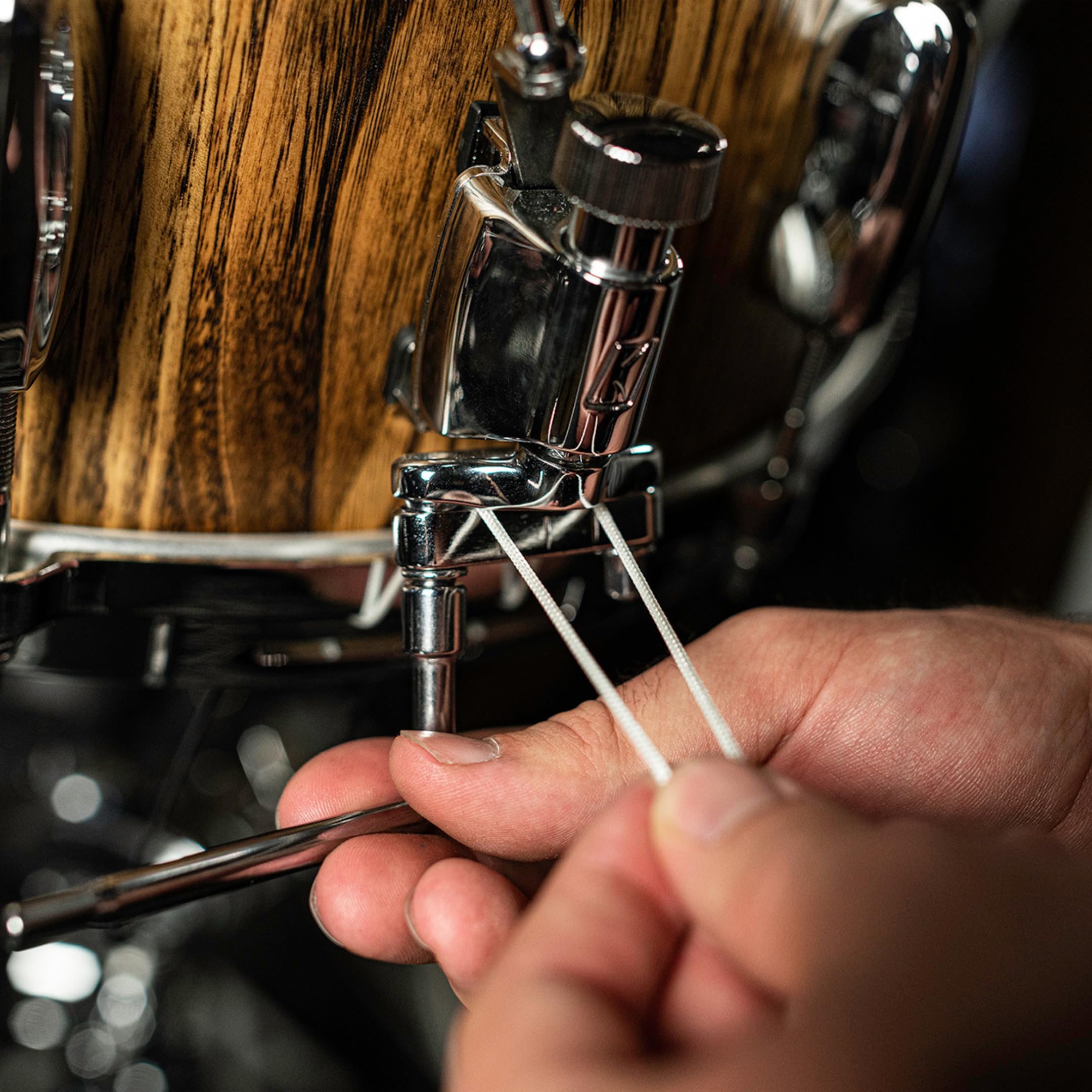 Meinl Drum Tech Kit – Caja Pack de Accesorios de Batería (46 piezas) con llave de afinación, fieltros de platillo, tornillos, apagadores de gel Drum honey y más (MDTK)